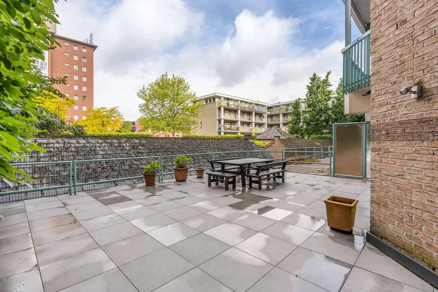 Ruim, modern en gelijkvloers appartement met 3 slaapkamers, een groot terras, 2 autostaanplaatsen en 2 kelders te centrum Leuven! foto 4