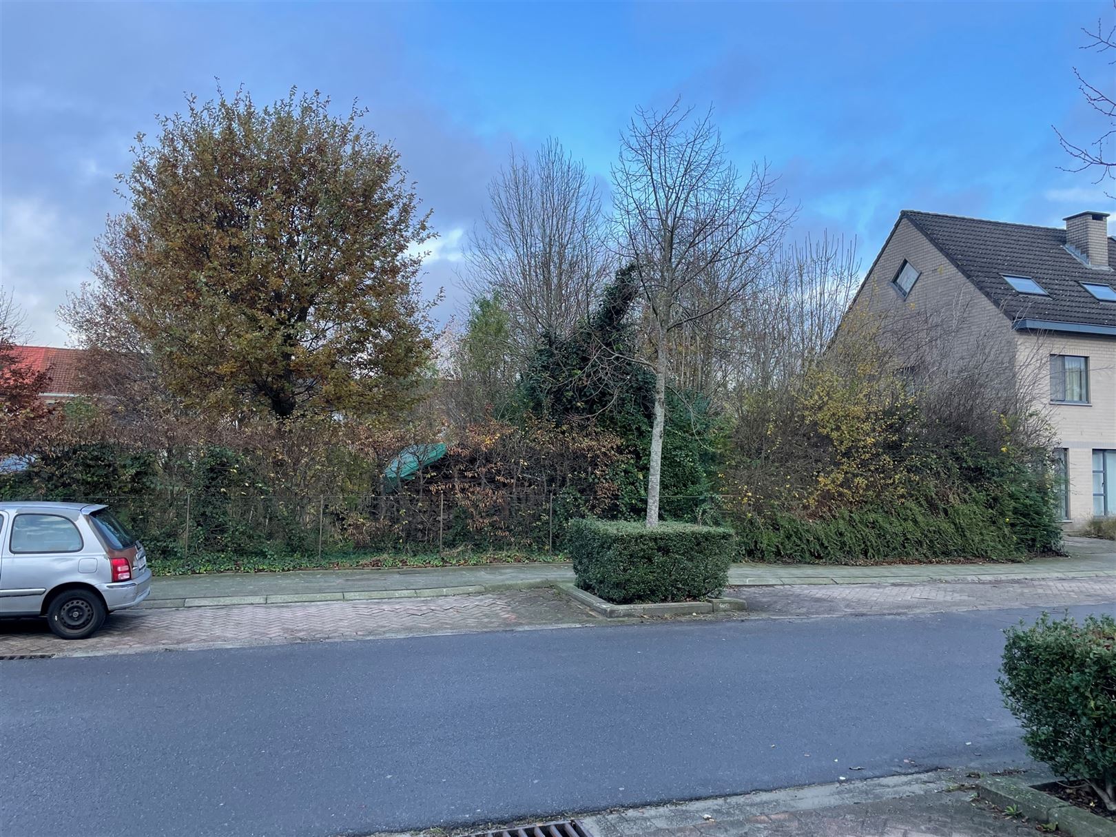 Bouwgrond ca. 347m2 voor halfopen bebouwing met garage foto 5