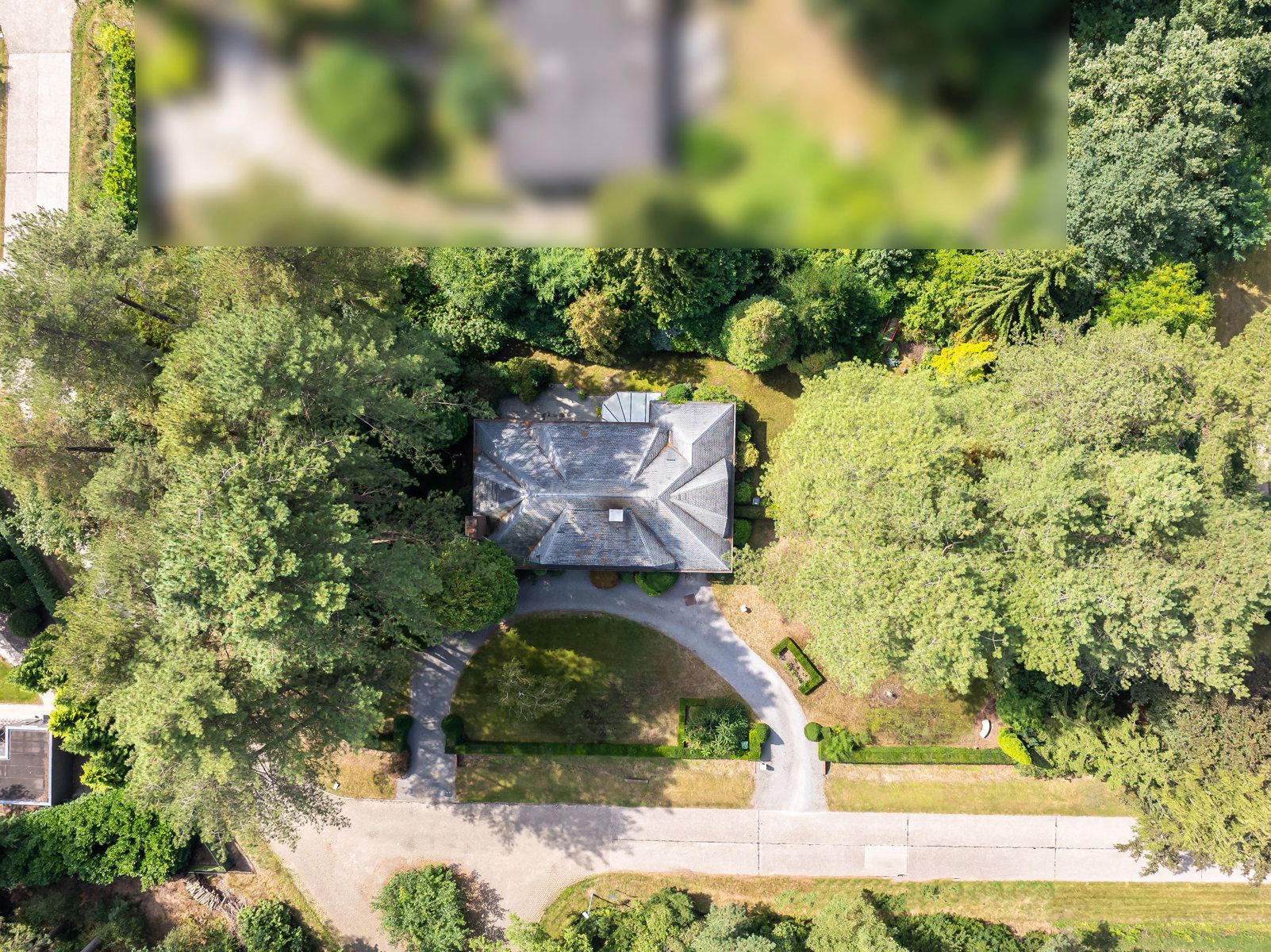 Te renoveren villa met veel potentieel foto 19