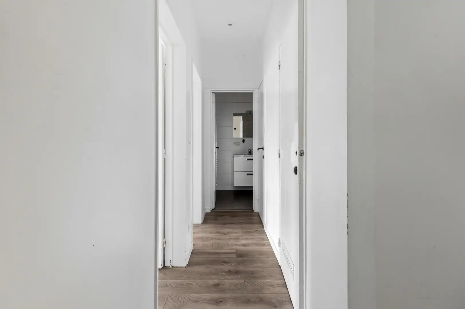 Energiezuinig 2 slaapkamer appartement met terras en garage foto 7
