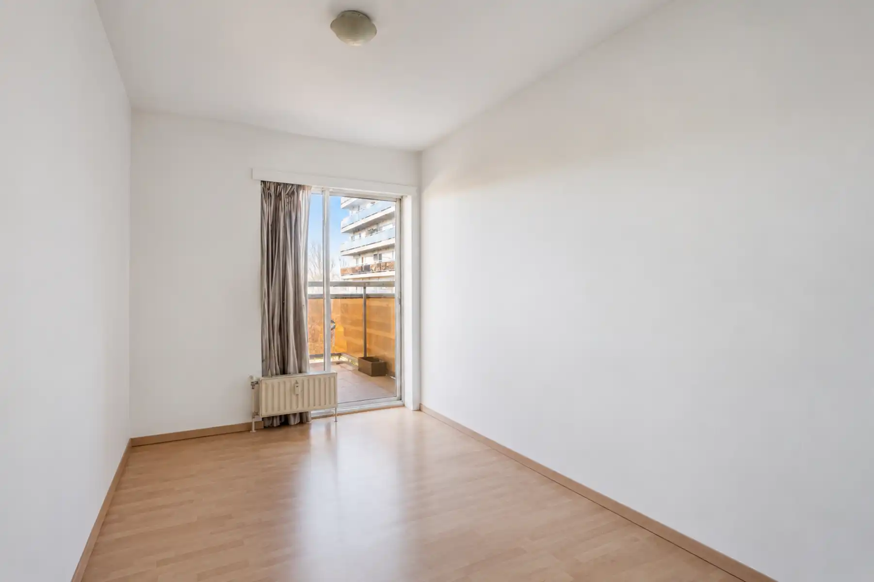 Ruim 3-slaapkamerappartement met terras foto 12