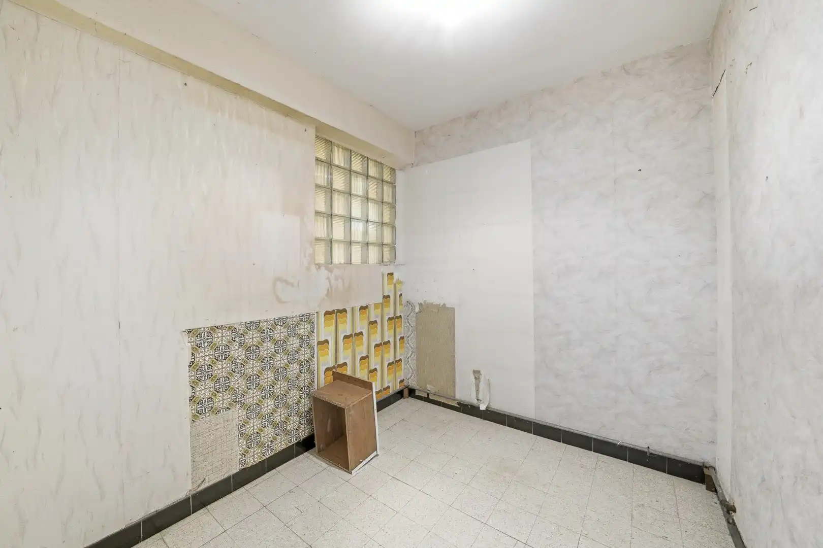 Te renoveren gelijkvloers appartement met 2 slaapkamers in Oostende foto 6