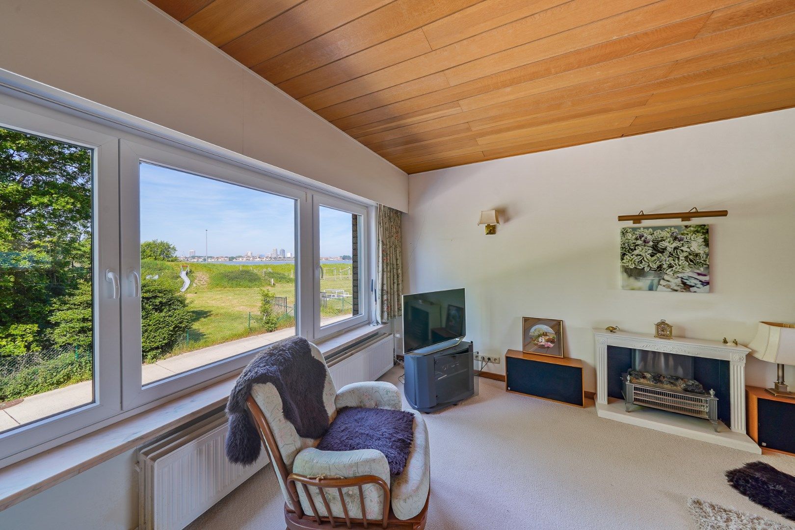 Te renoveren woning met tuin en garage aan de Spuikom te Bredene foto 3
