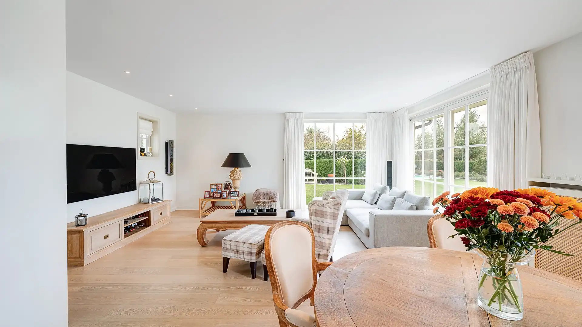 Mooie recente woning rustig gelegen in Knokke, op enkele passen van Duinenwater, de zee en het centrum. foto 10