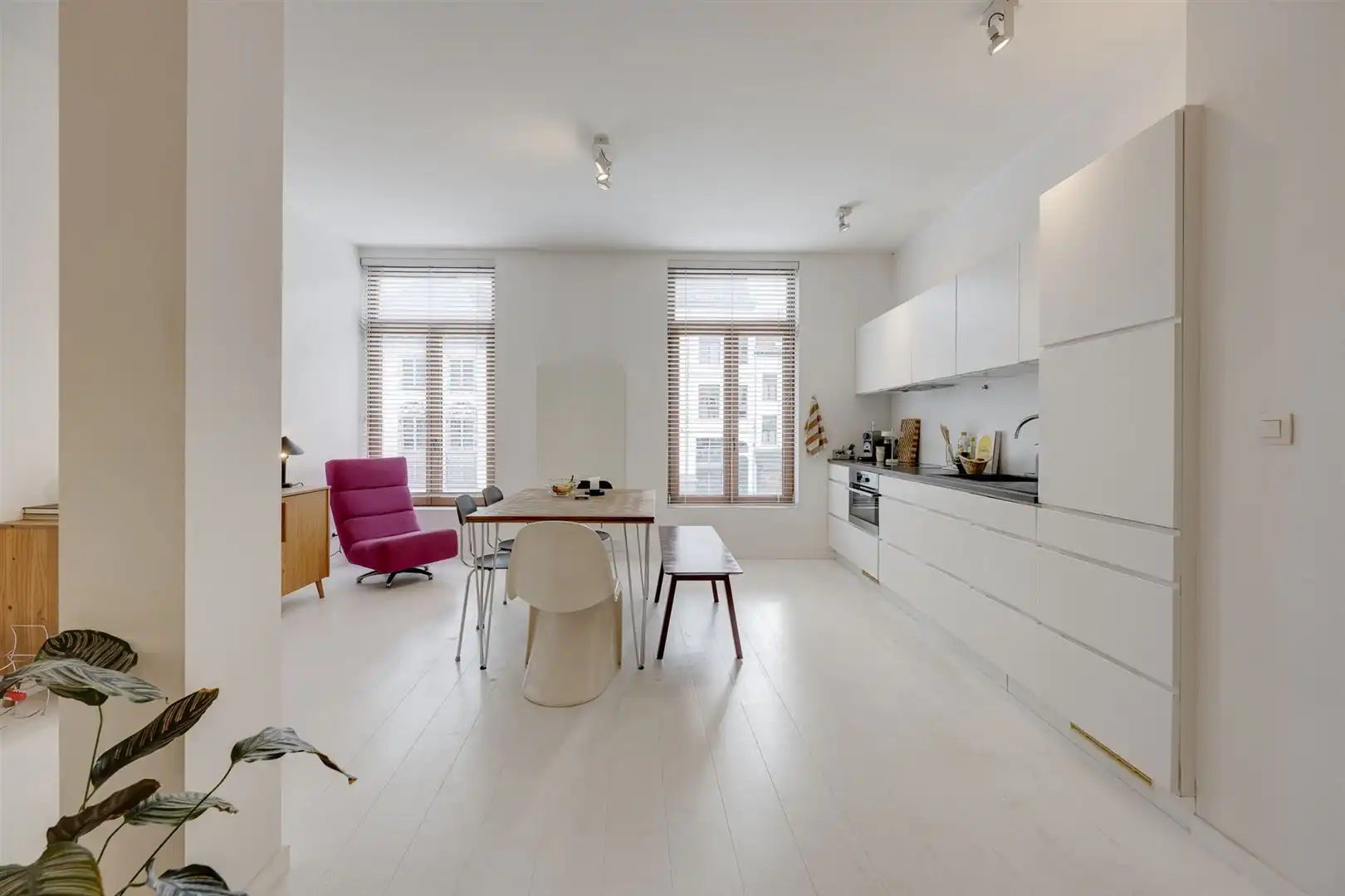 Appartement met 2 SLK en zicht op het Wapperplein foto 6