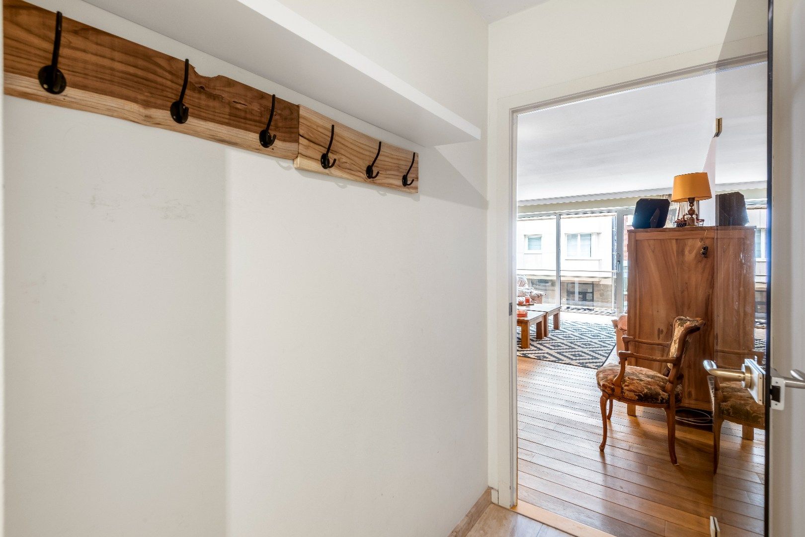 Appartement met zijdelings zeezicht  en zicht op de Kustlaan en met een ruim terras. foto 20