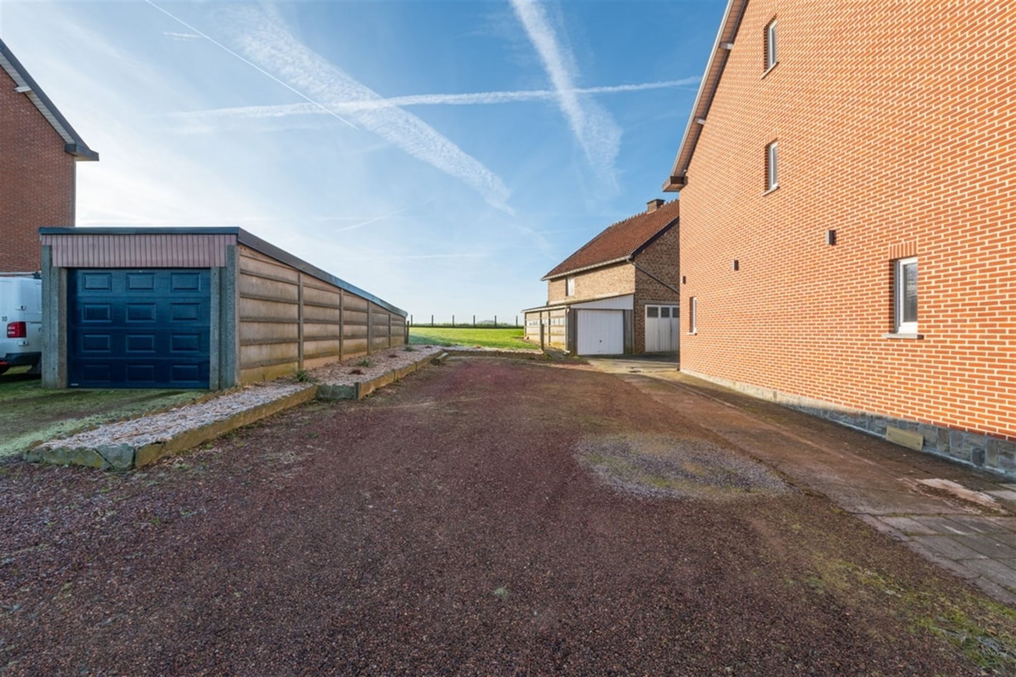 GEZELLIGE INSTAPKLARE GEZINSWONING MET GARAGE IN BOEKHOUT foto 7