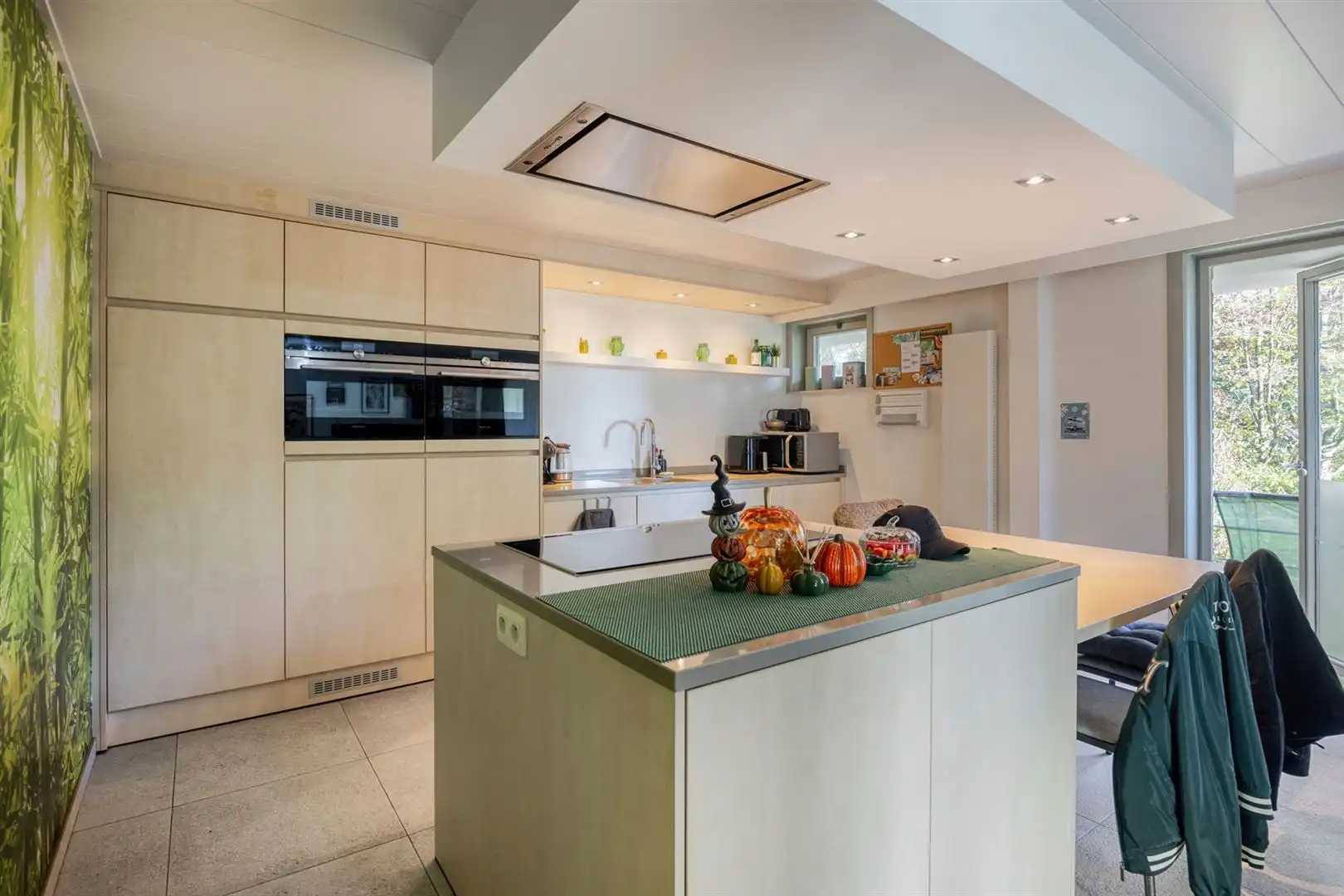 TE KOOP: Gerenoveerd appartement met 2 slaapkamers, terras en garage te Heusden! foto 6