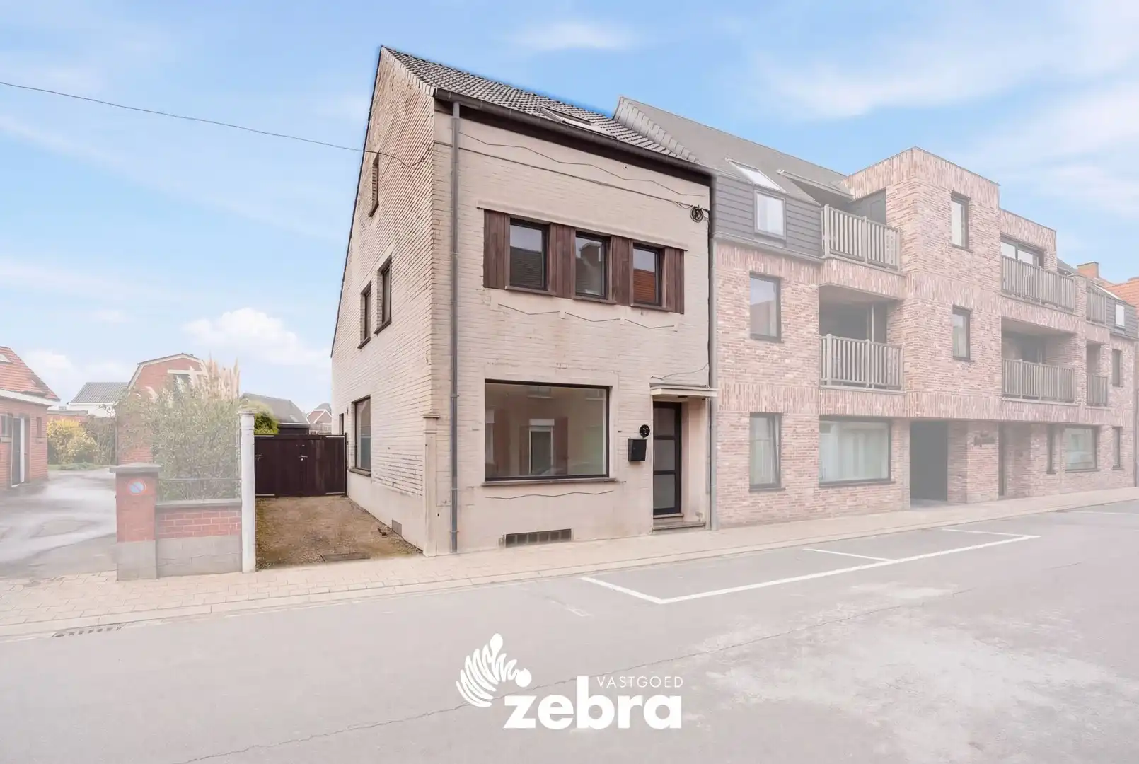 Instapklare woning met 4 slaapkamers nabij centrum Meulebeke! foto {{pictureIndex}}