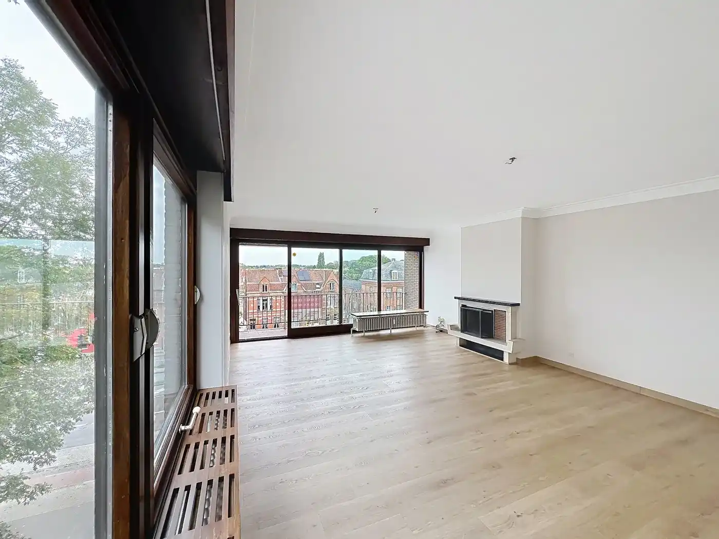 Instapklaar appartement met 3 slaapkamers en 3 terrassen foto 3