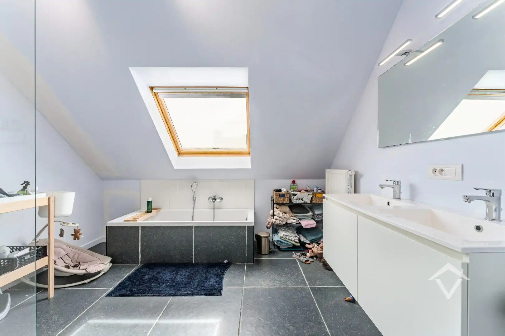 Recente instapklare woning met 3 slaapkamers, zonnige tuin en garage op De Mokker foto 13
