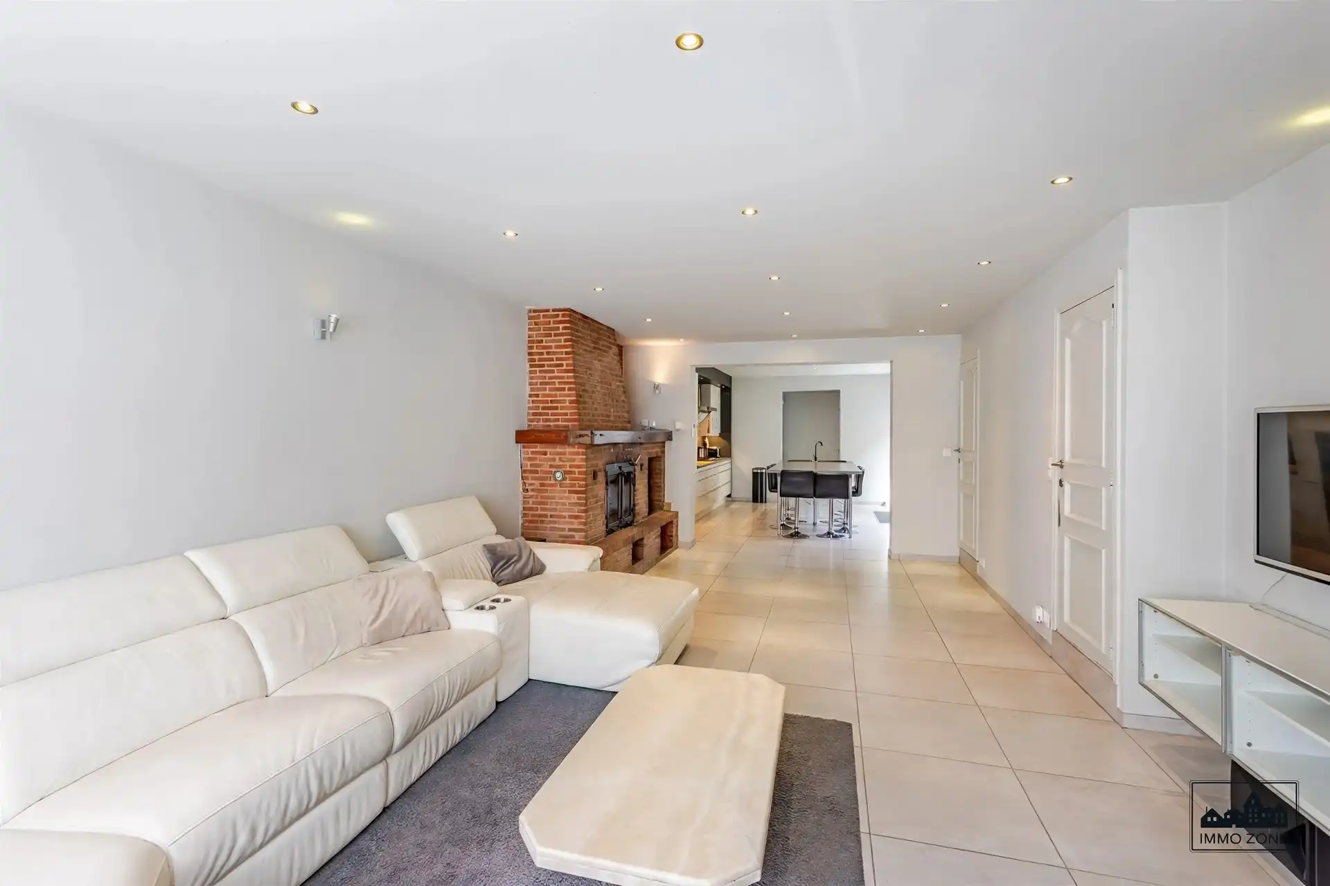 Woning met 4 slaapkamers én magazijn op toplocatie foto 5
