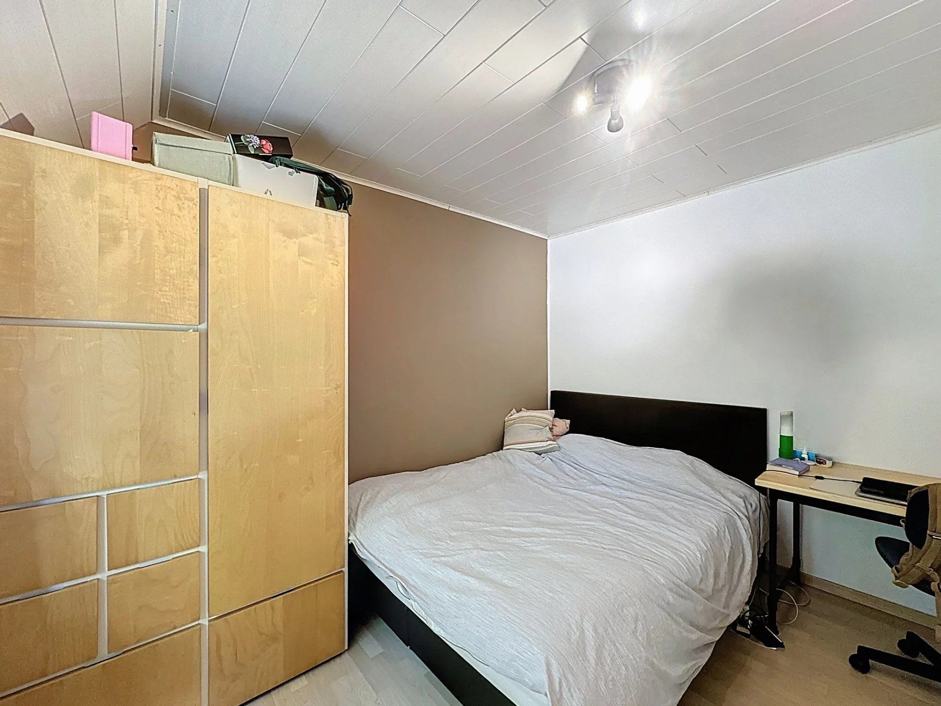 Moderne instapklare woning met 3 slaapkamers op mooi perceel foto 16