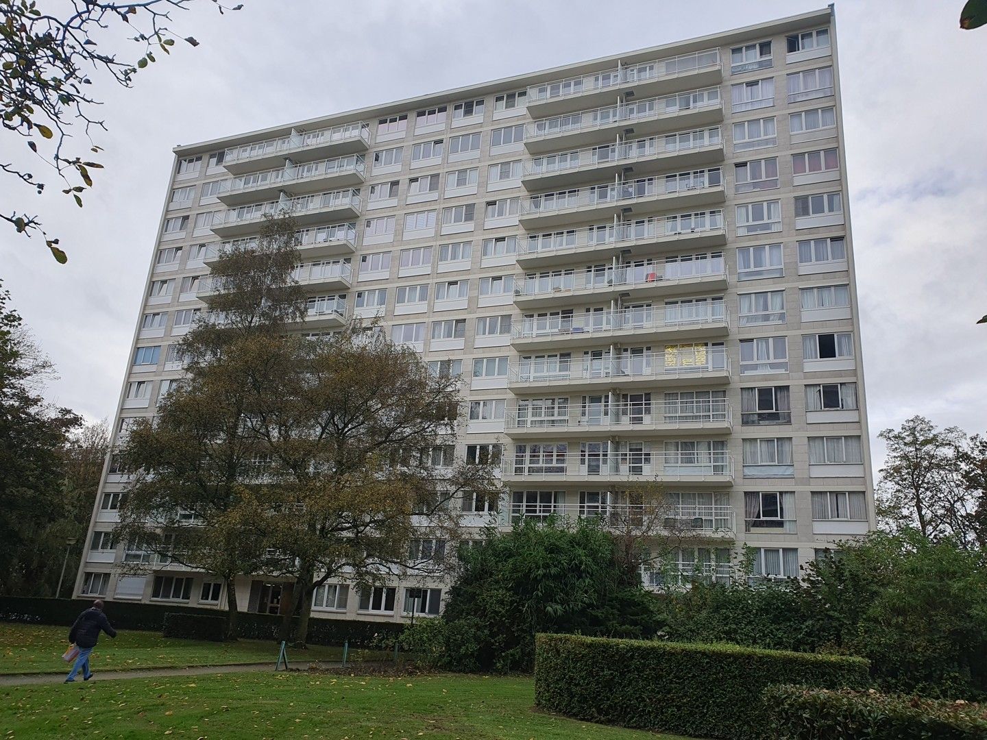 Instapklaar appartement met 3 slaapkamers foto {{pictureIndex}}