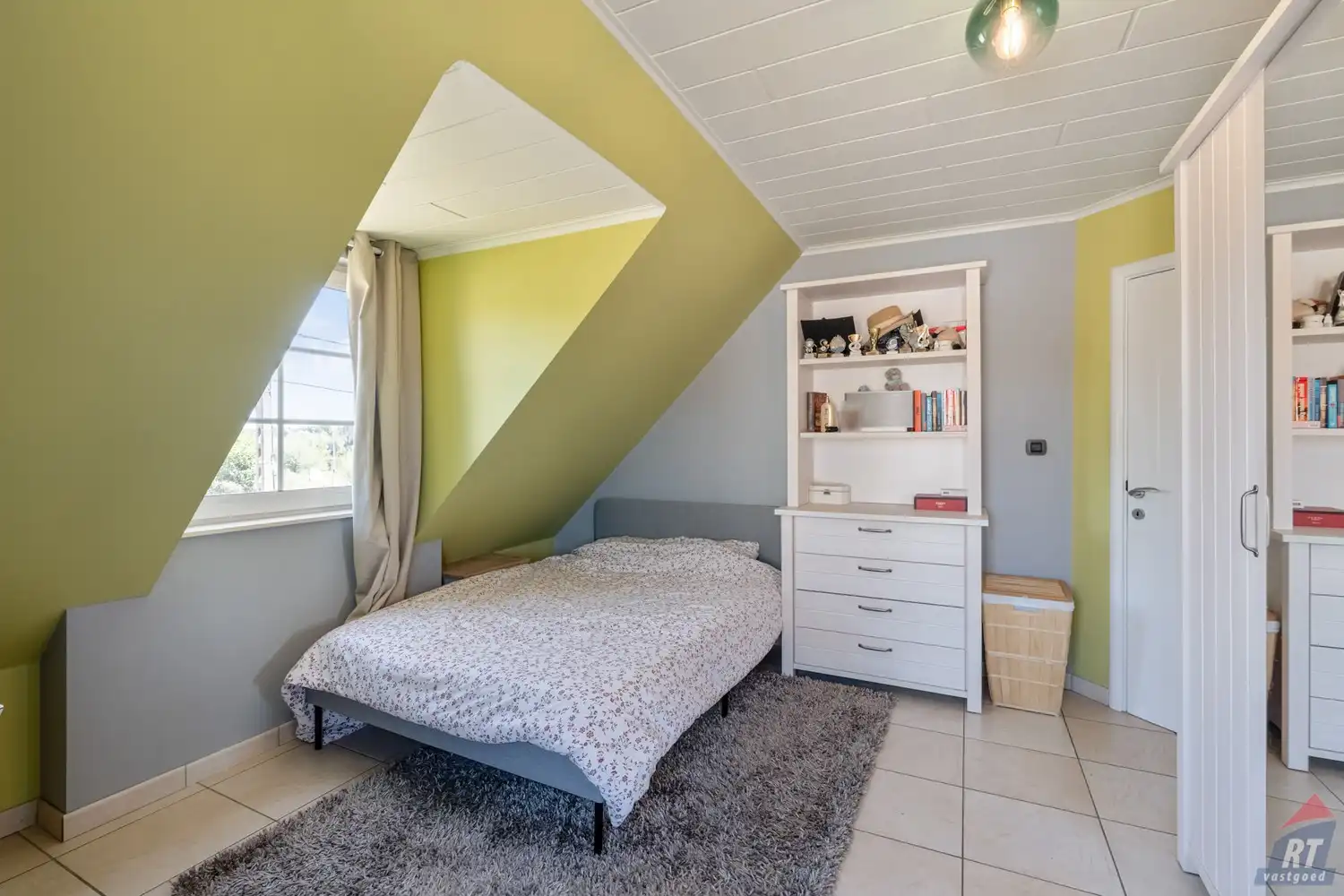 Zeer ruime, instapklare gezinswoning met  4 tot 5 slaapkamers foto 24