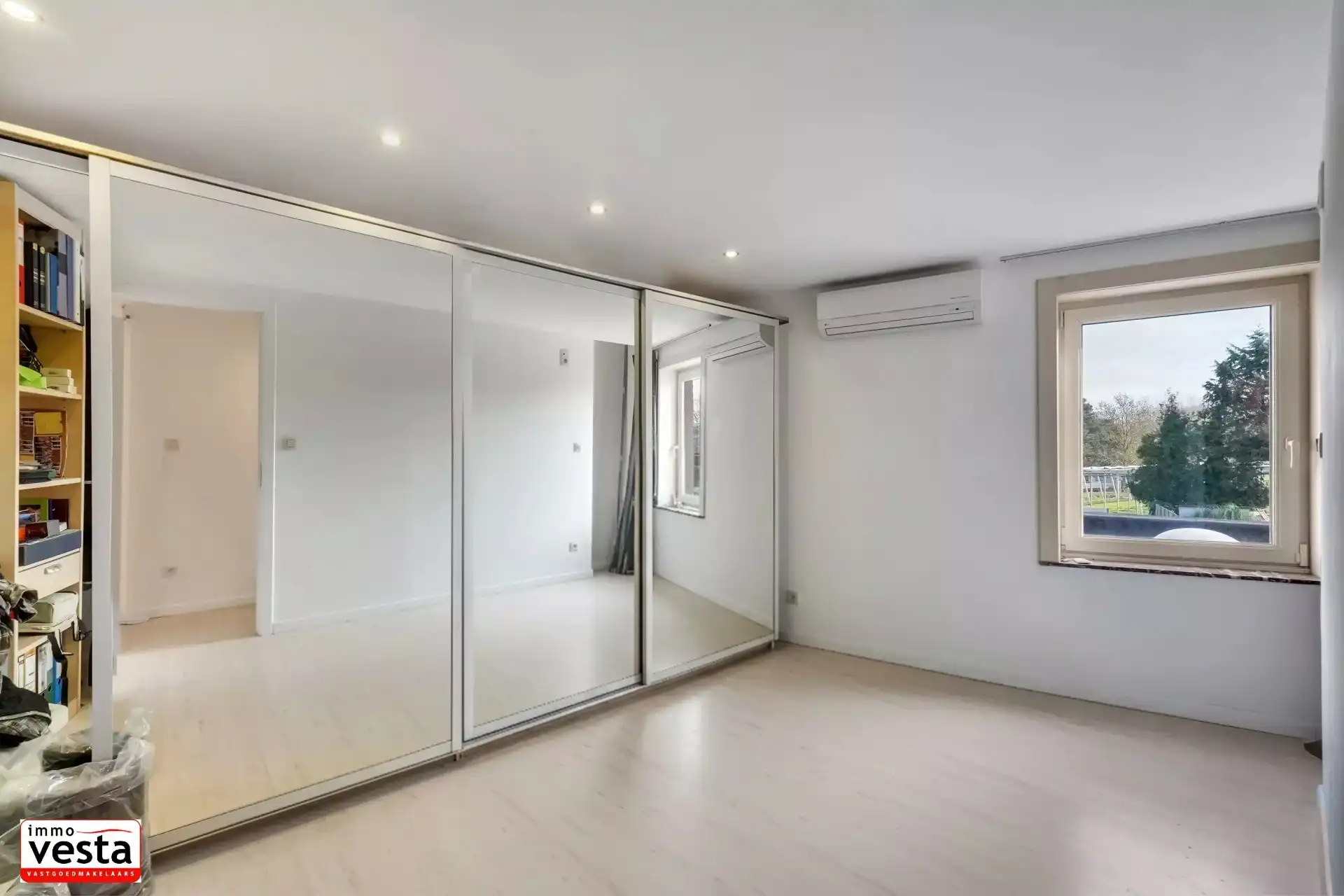 Ruime, gerenoveerde woning op goede locatie foto 13