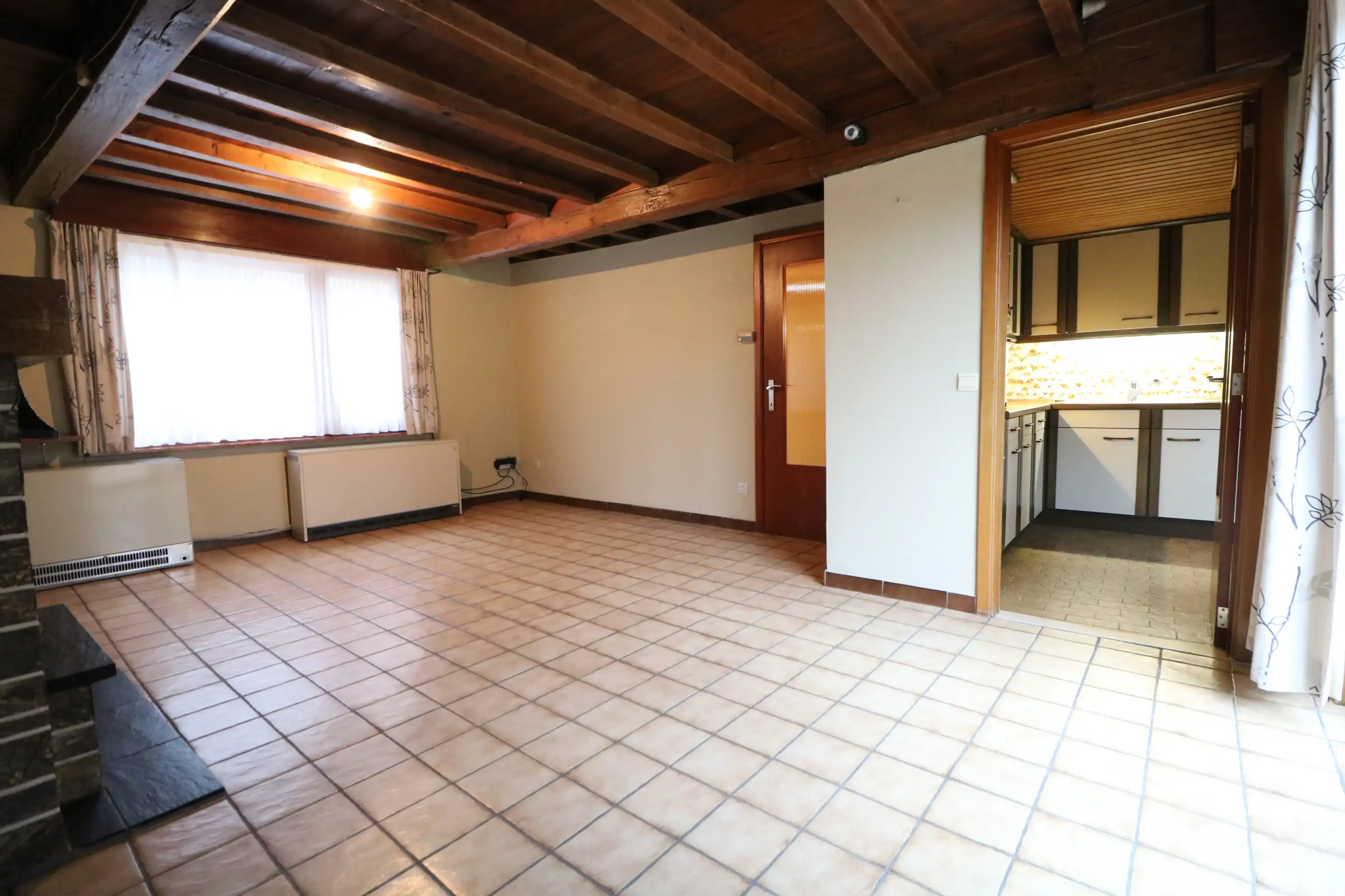 Woning met 3 slaapkamers, zuidgerichte tuin en garage in het centrum van Zuienkerke. foto 9