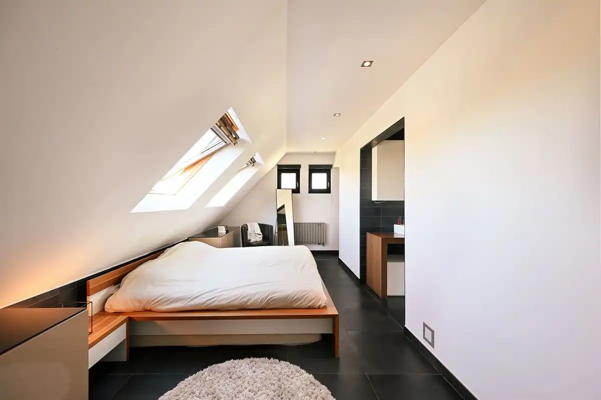 Moderne gezinswoning met zwembad, home office en prachtig uitzicht foto 15