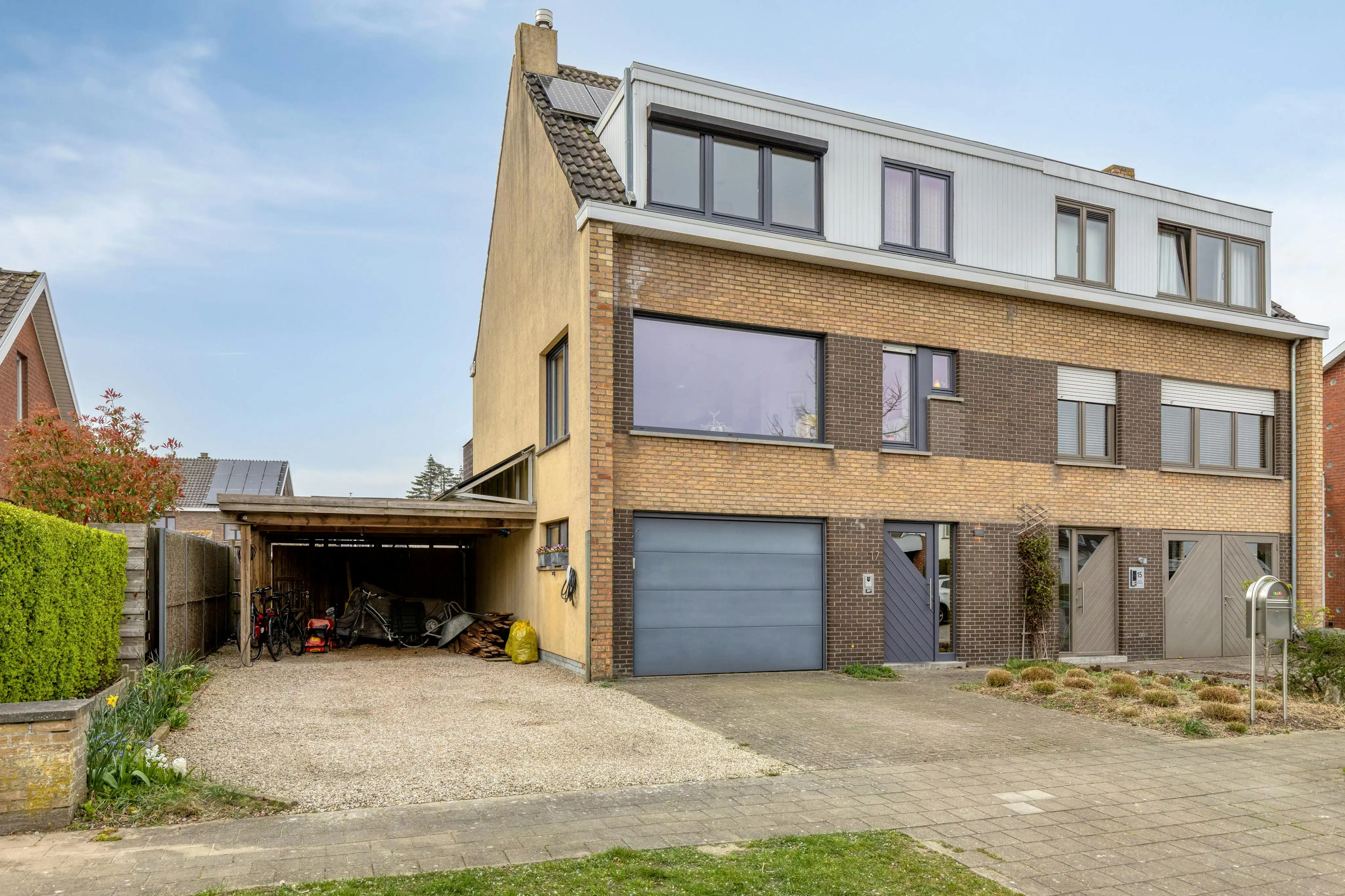 Halfopen woning te koop in doodlopende straat te St-Michiels foto 2