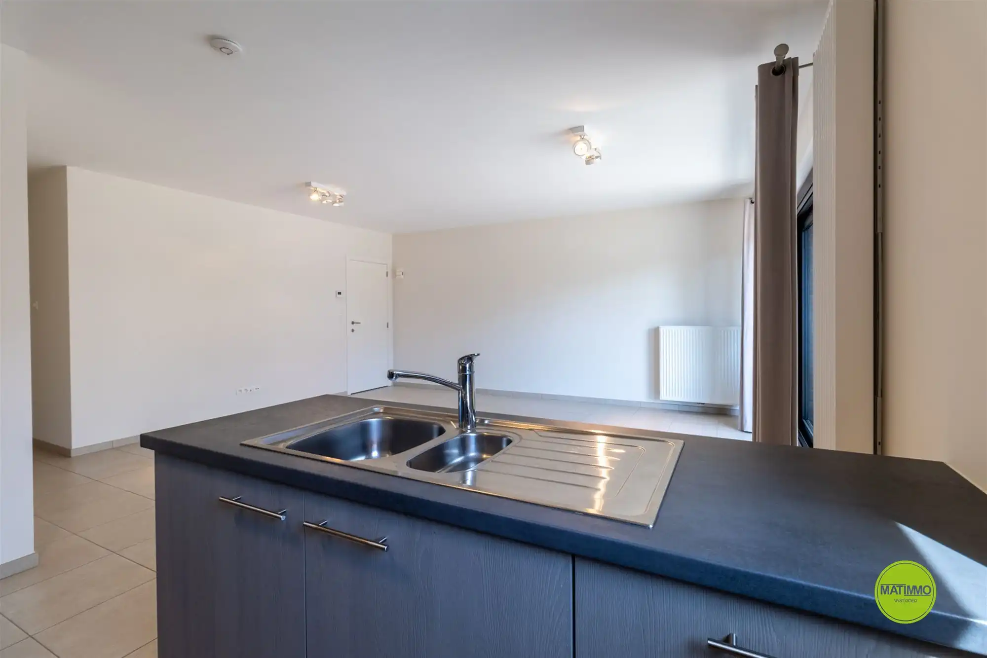 Ruim gelijkvloers appartement in hartje Veerle foto 5