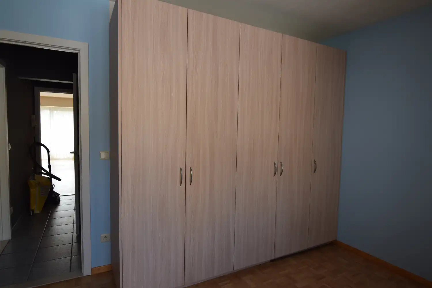 Appartement met twee slaapkamers. Met uitzicht op het park aan de Kerk te Blankenberge. Dichtbij het centrum en het station van Blankenberge. foto 10