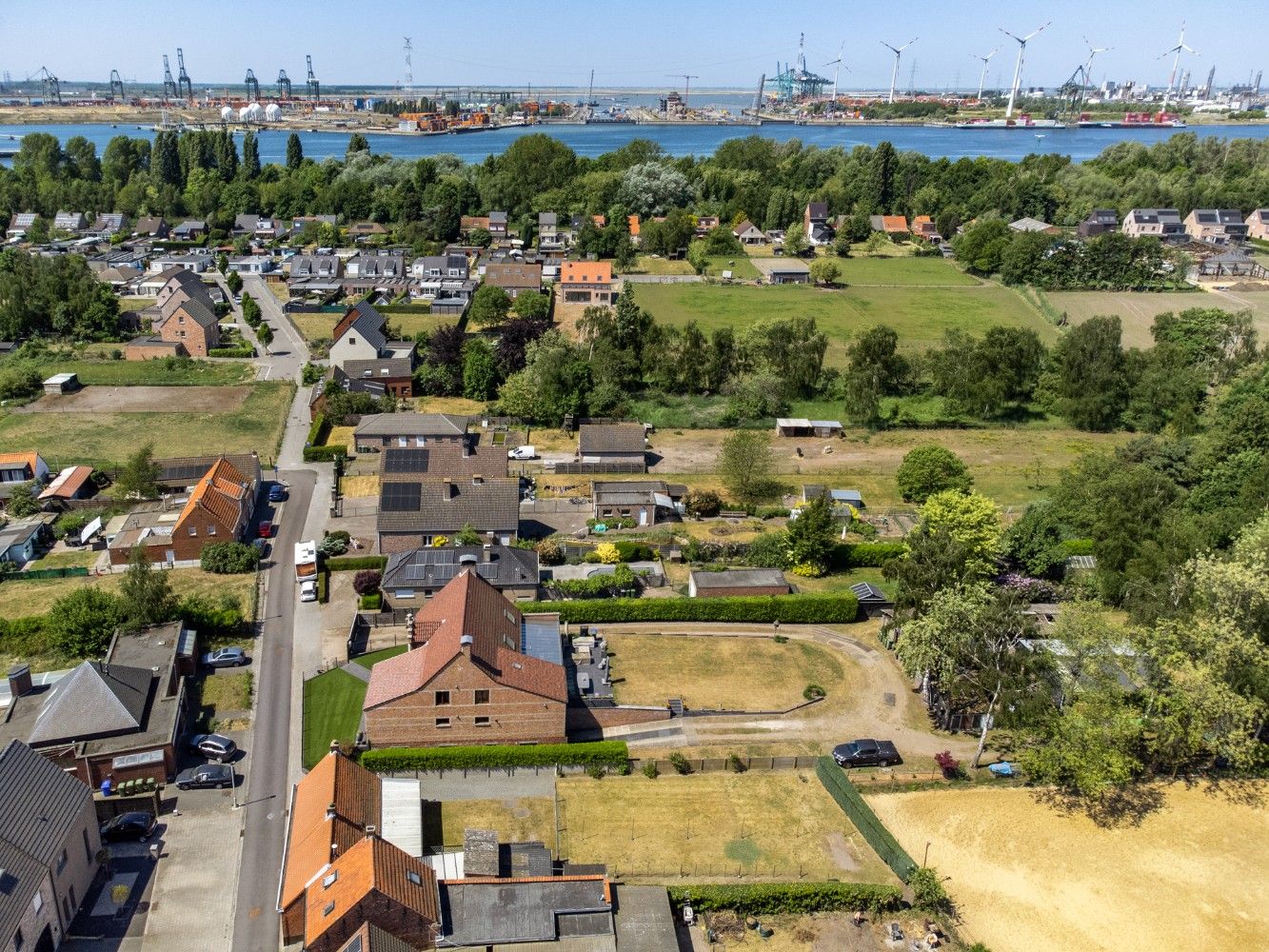 Tof gelegen, te renoveren woning met 2 slpk., garage en tuin foto 30