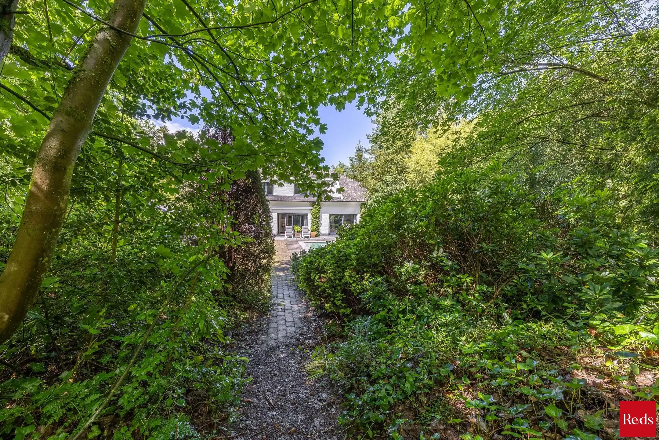 Instapklare villa met zwembad in groene omgeving foto 24