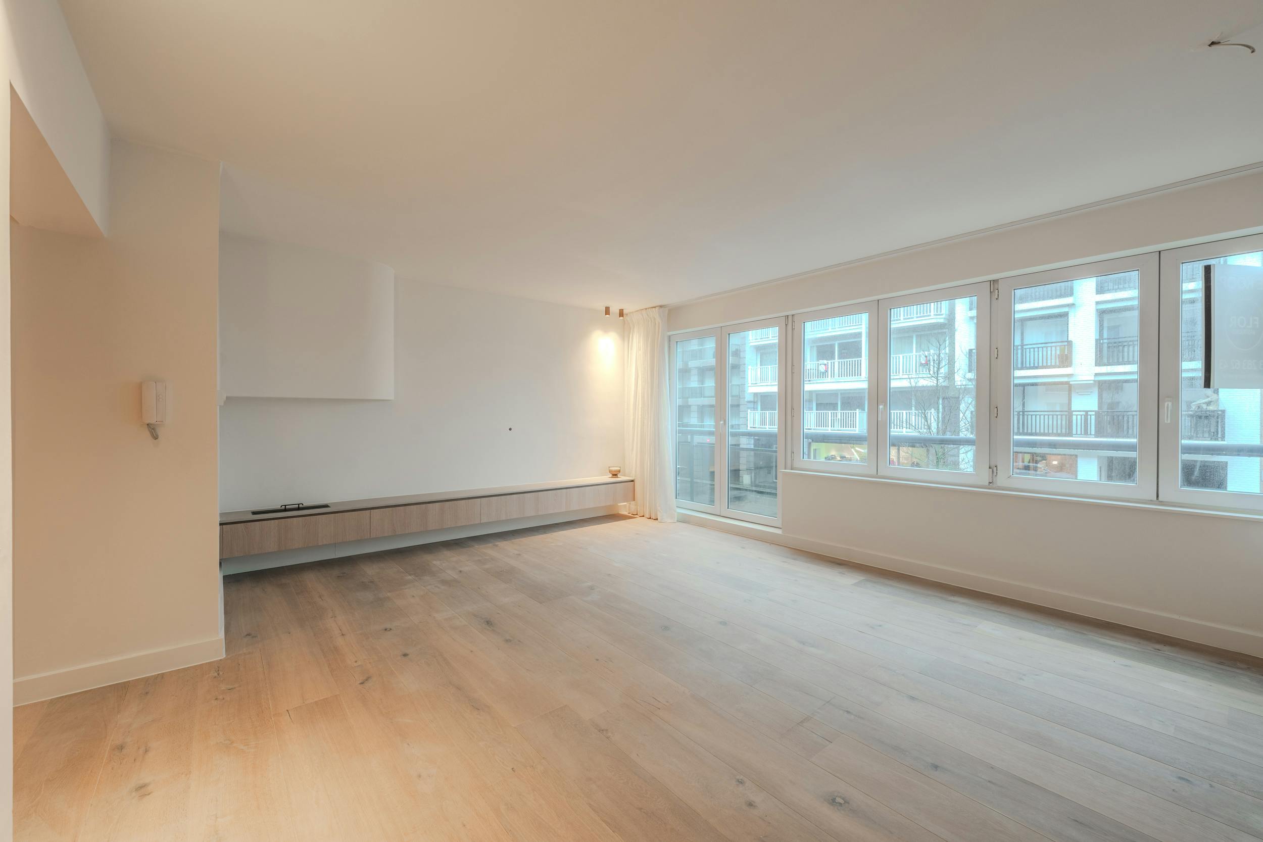 Ruim appartement met twee slaapkamers op topligging foto 3