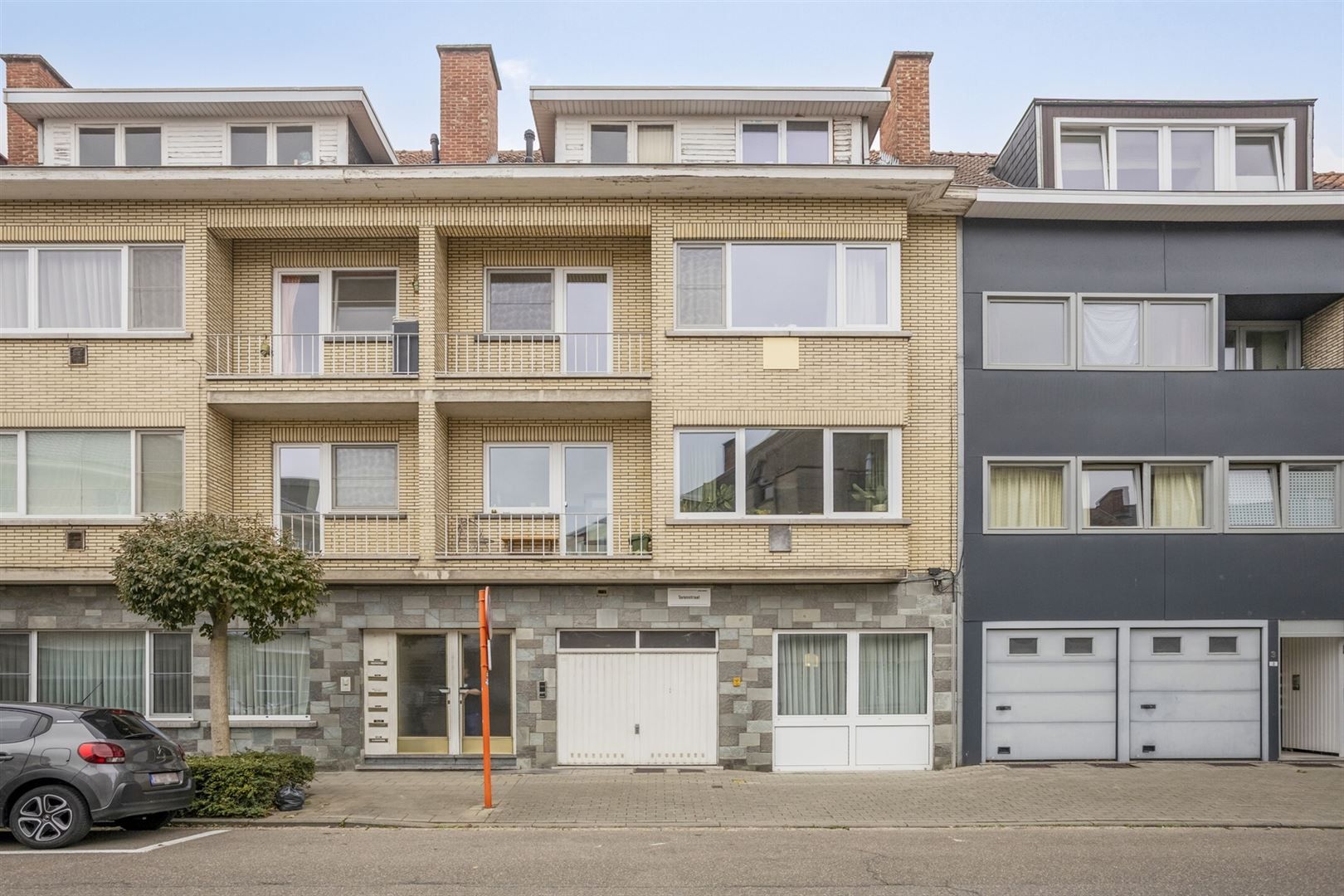 TE KOOP: Gelijkvloers 1-slaapkamer appartement te Hasselt! foto 2