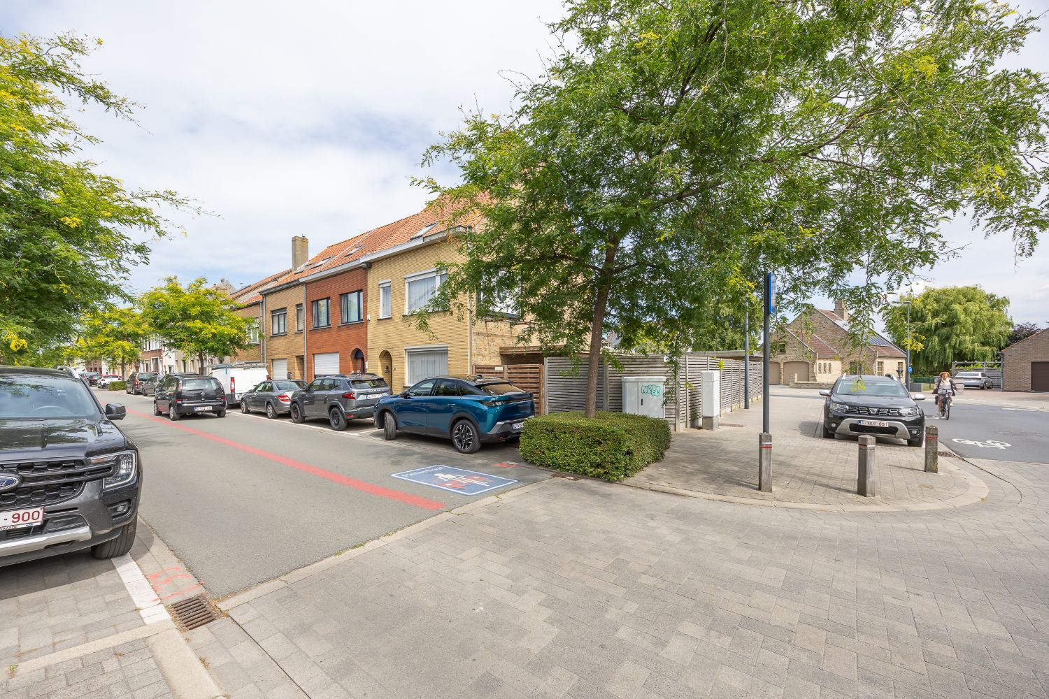 Halfopen bebouwing met garage! foto 32
