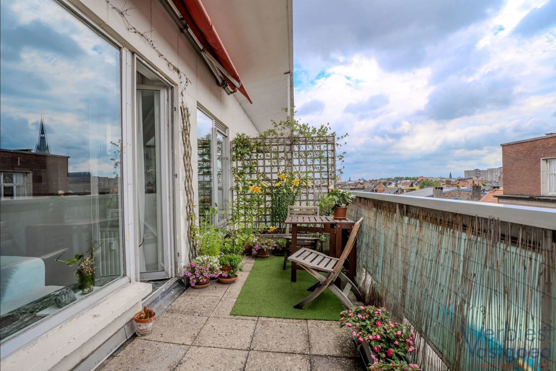 Licht en ruim appartement met zonnig terras in Antwerpen. foto 6