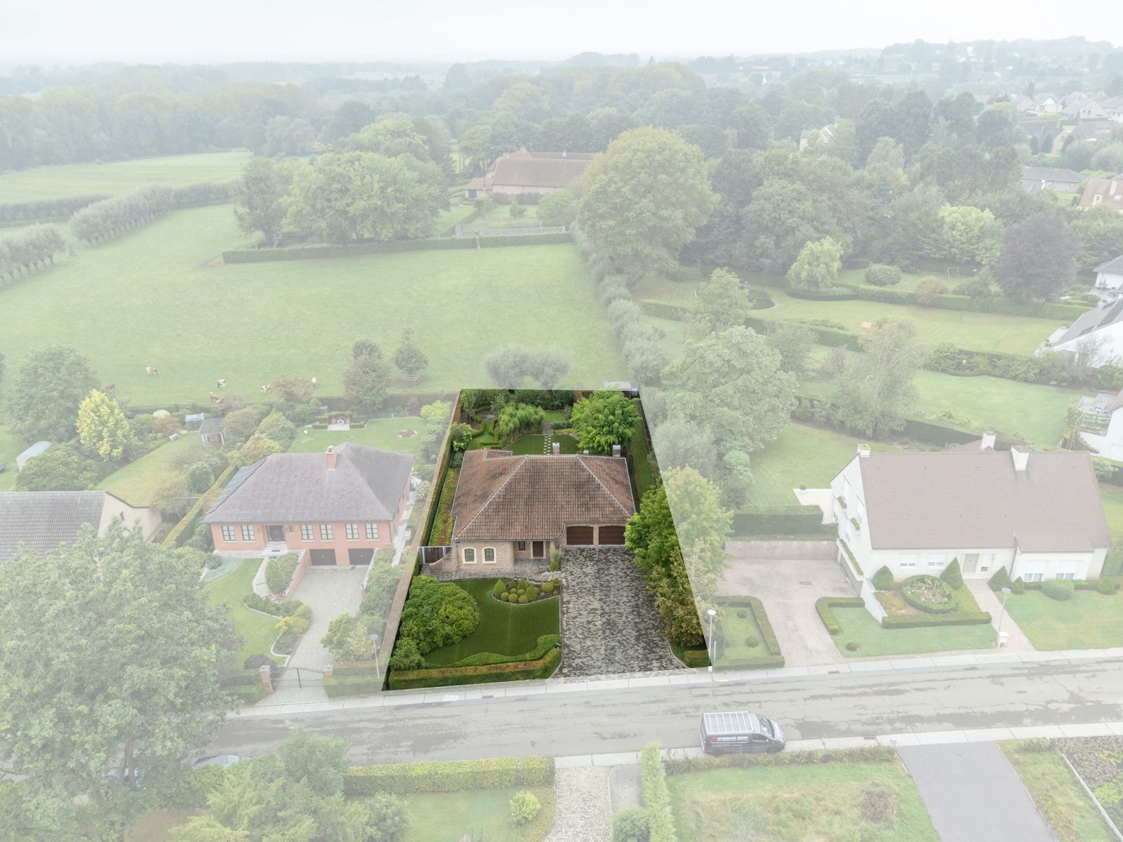 TE KOOP - BLAKMEERSVILLA met 4 slaapkamers en 2 badkamers foto 2