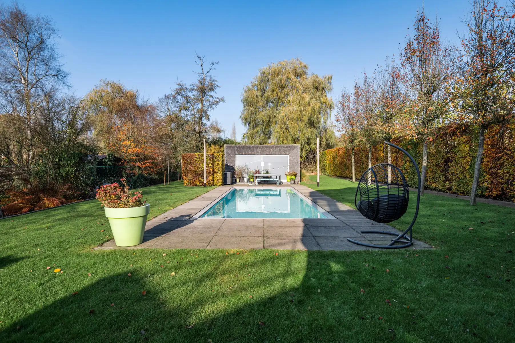 Moderne villa in een doodlopende straat vlakbij het centrum foto 3