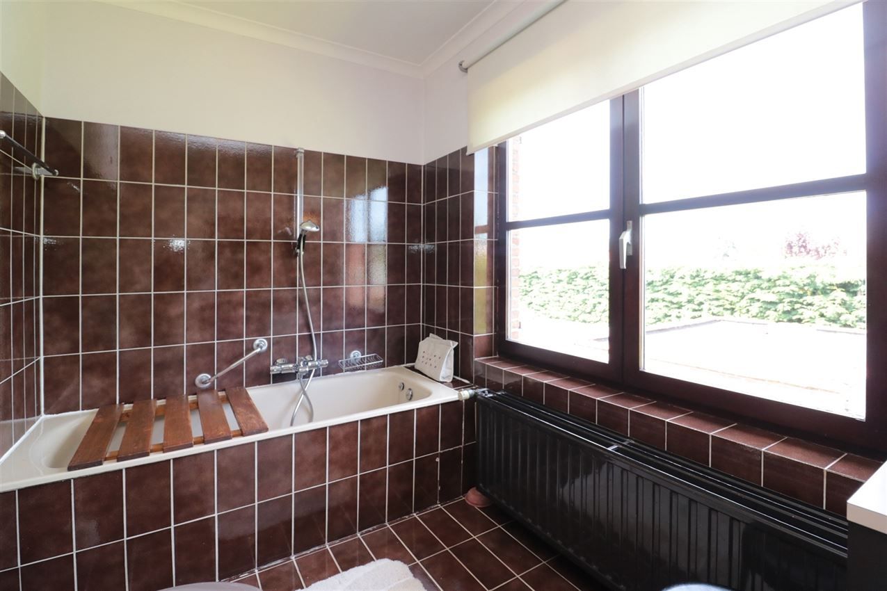 Bijna label B, rustig, nabij station en invalswegen foto 10