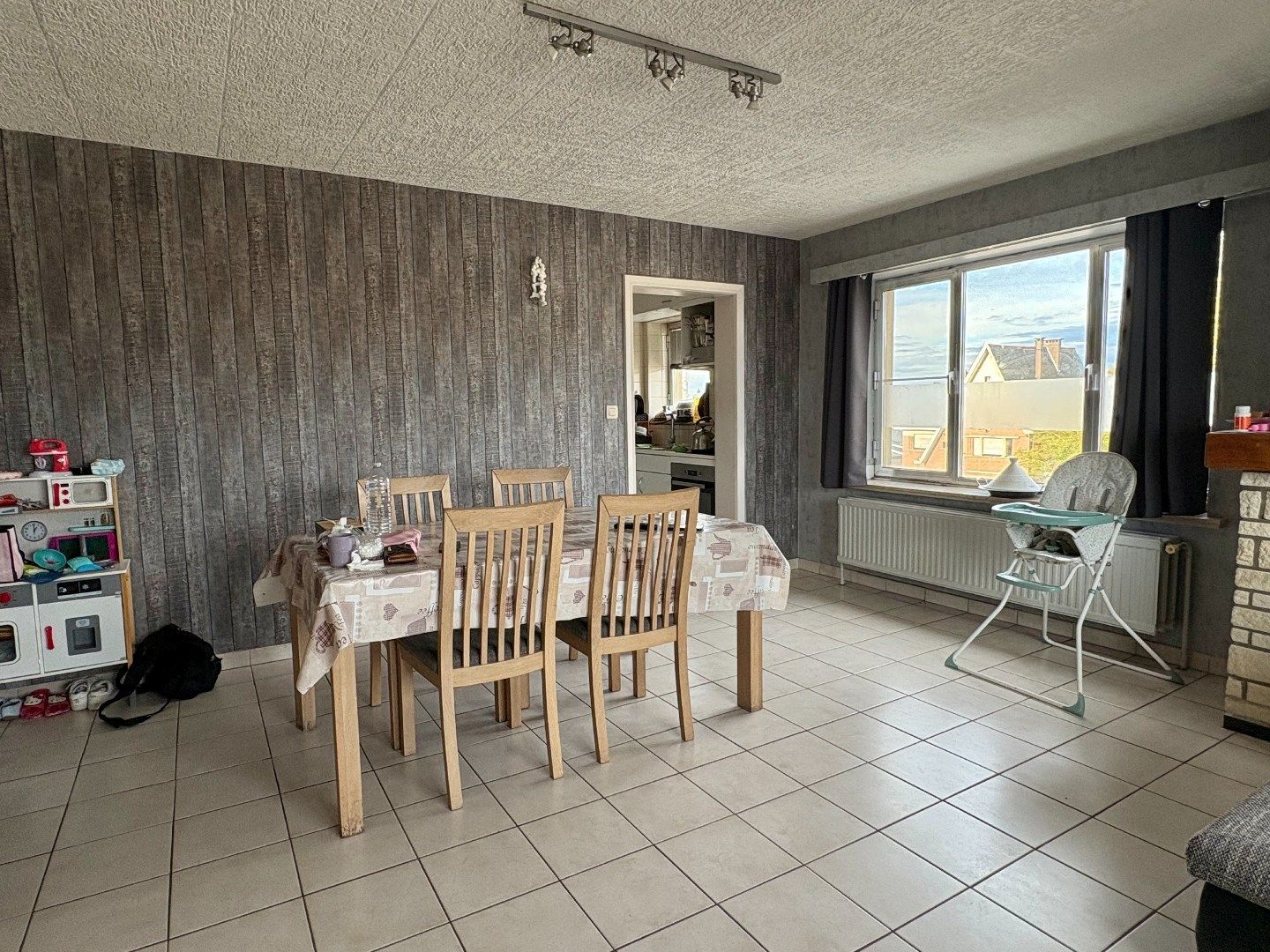 Appartement te koop op de 3e verdieping in Harelbeke met 3 slaapkamers foto 3
