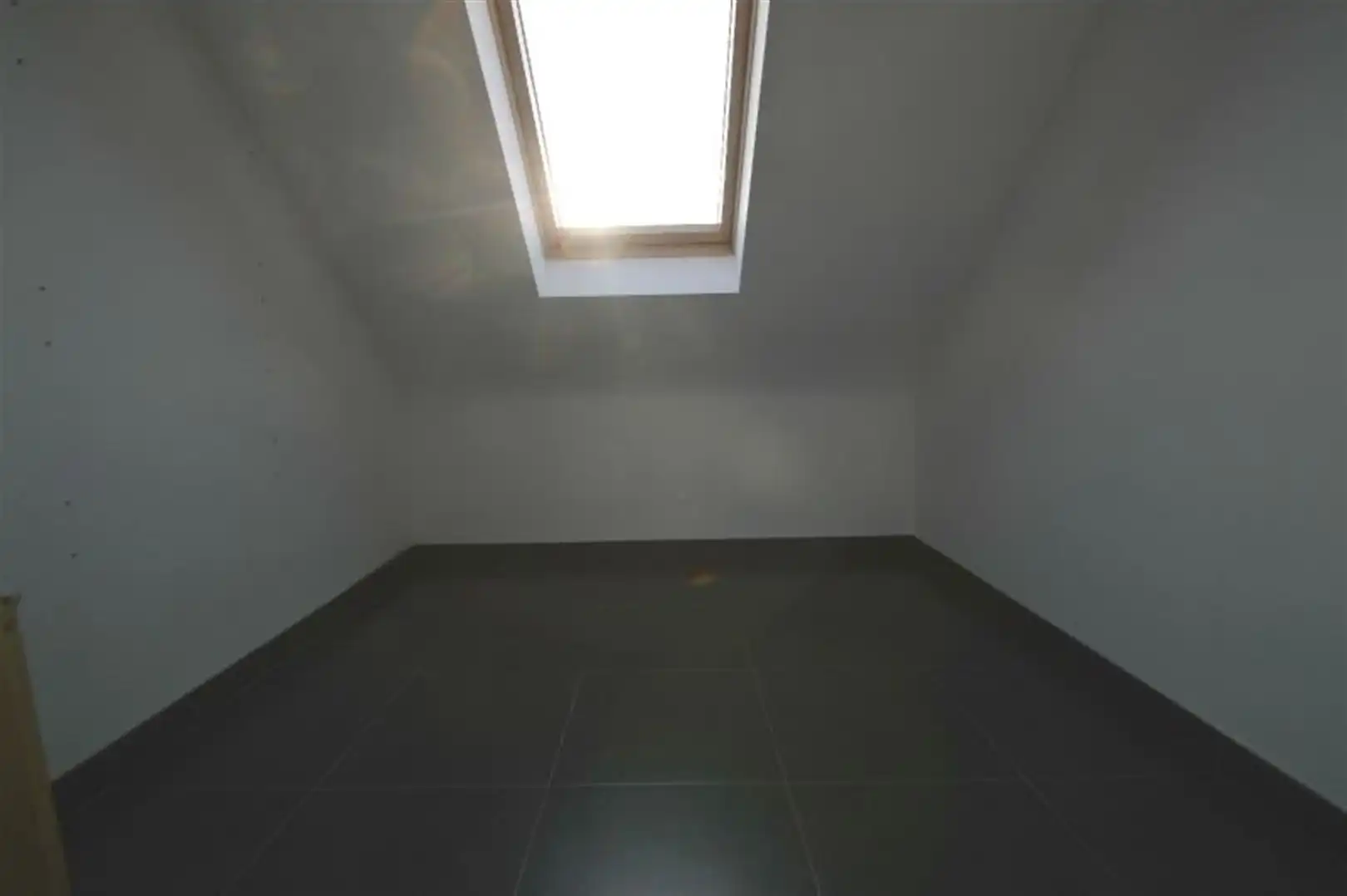 Prachtig Duplex appartement (106 m2) gelegen op het 2de verdiep te Dendermonde (Baasrode). foto 8