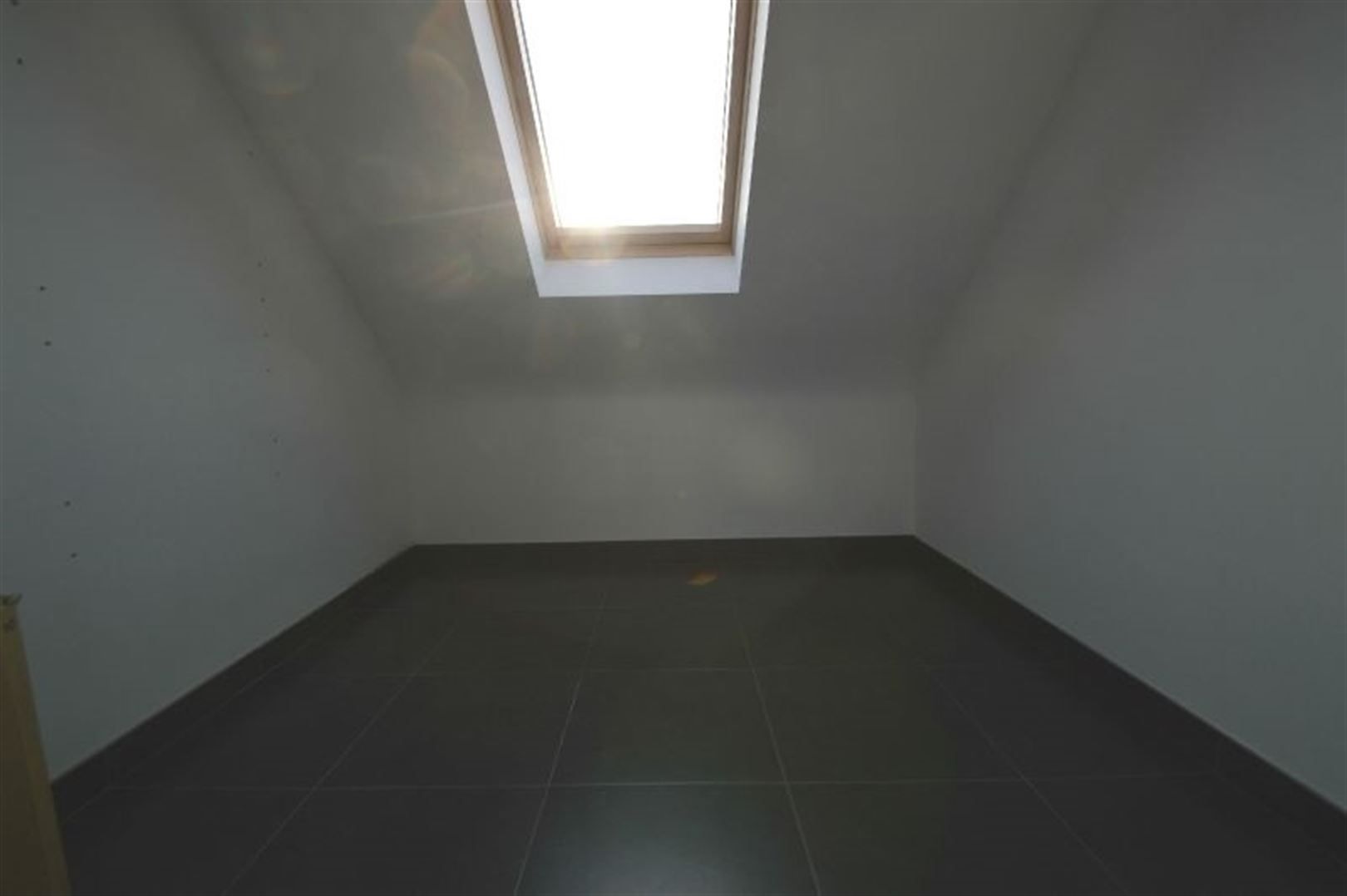 Prachtig Duplex appartement (106 m2) gelegen op het 2de verdiep te Dendermonde (Baasrode). foto 8