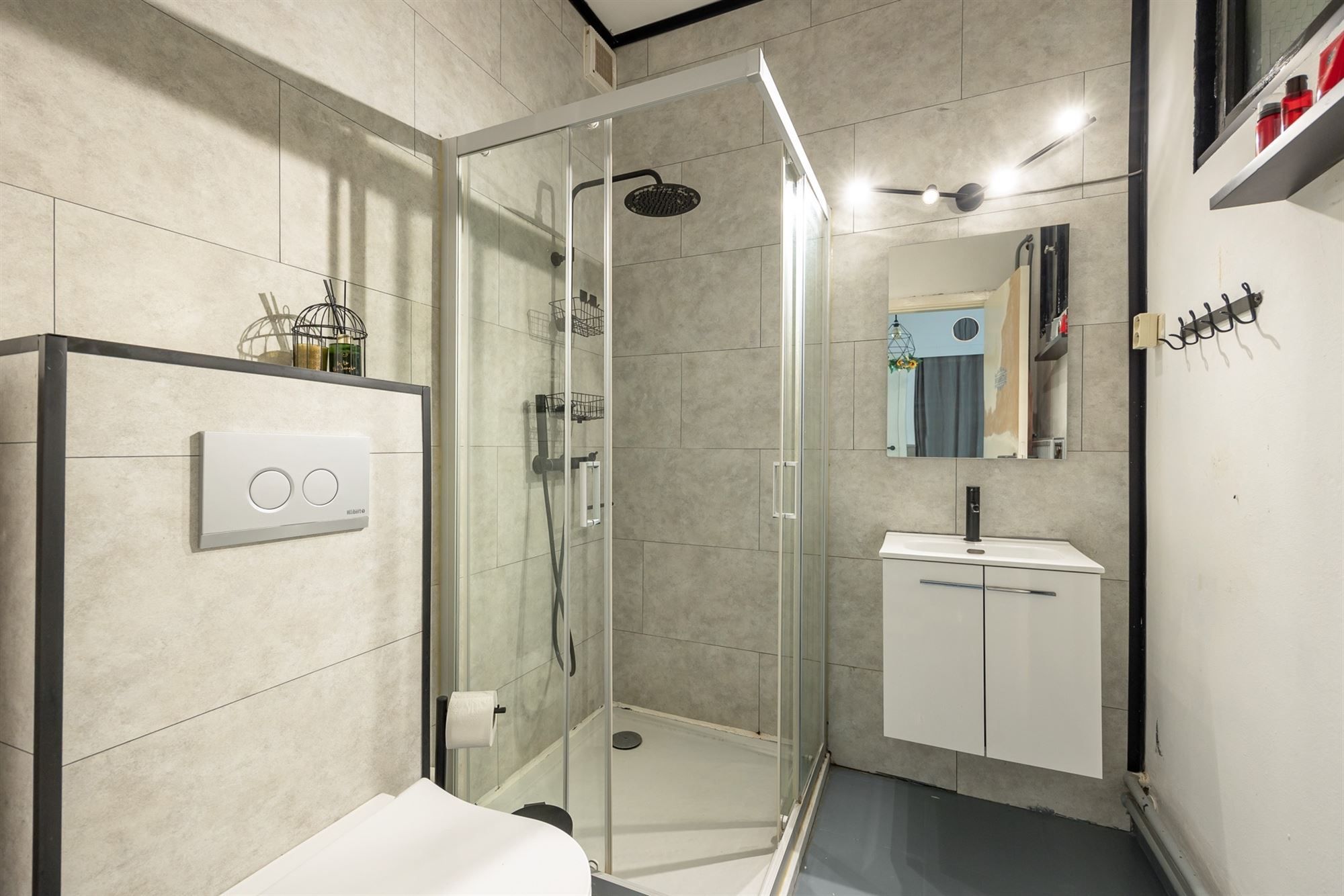 Gelijkvloersappartement met stadskoer en garagebox foto 11