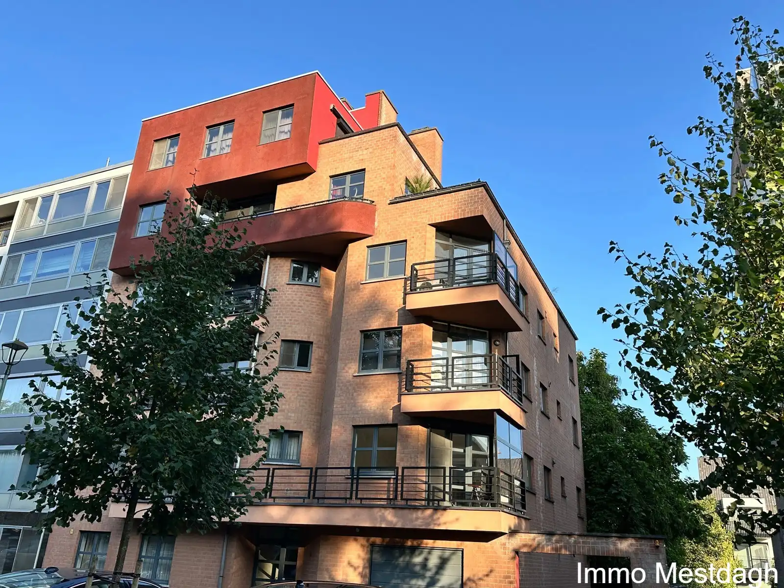 LEUK APPARTEMENT MET POTENTIEEL IN HARTJE DIEST foto {{pictureIndex}}