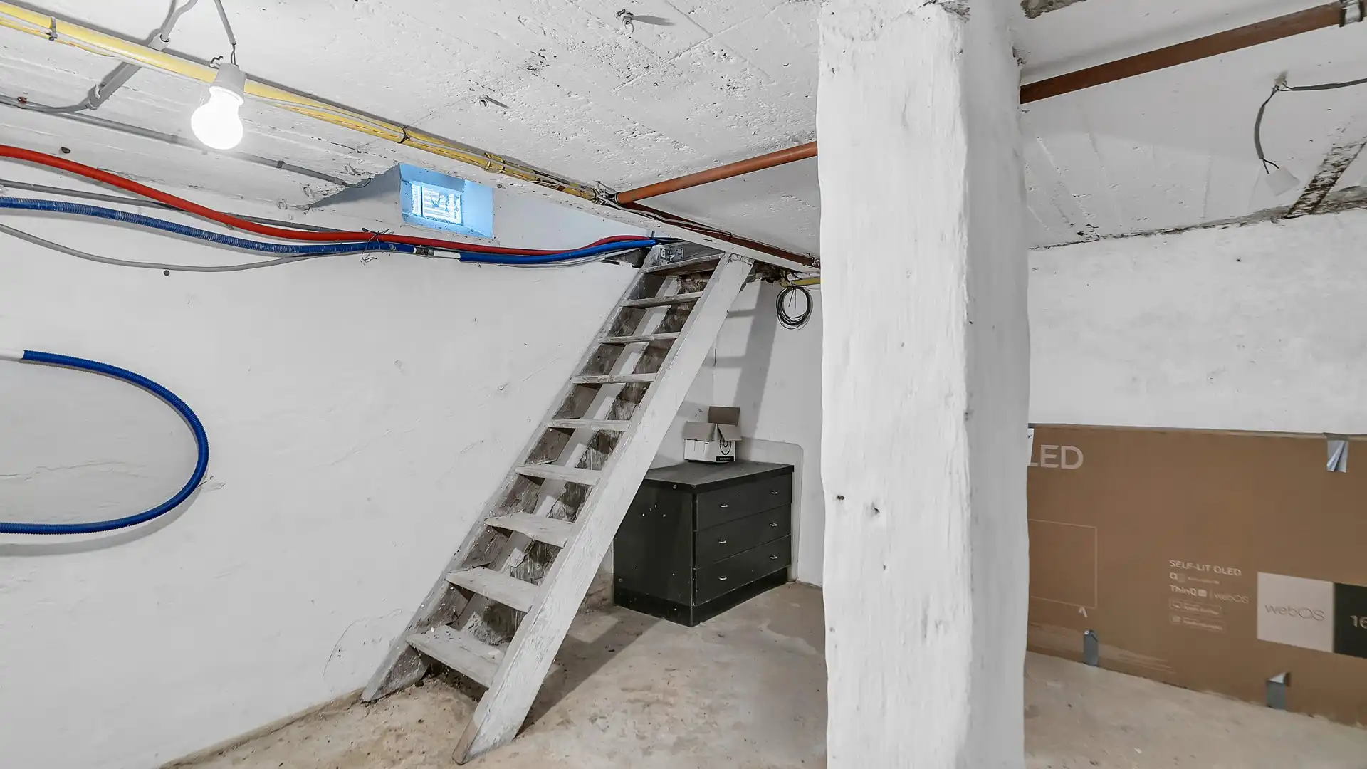 Instapklare en gerenoveerde woning met 3 slpkrs te As foto 20