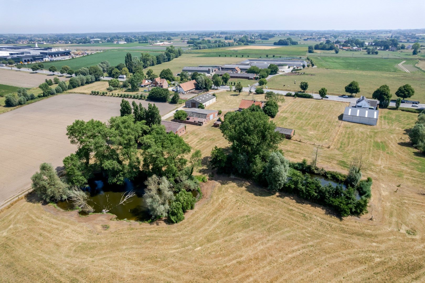 Karaktervolle hoeve met rustieke elementen. Aankoop tot domein van 4 hectare. foto 23