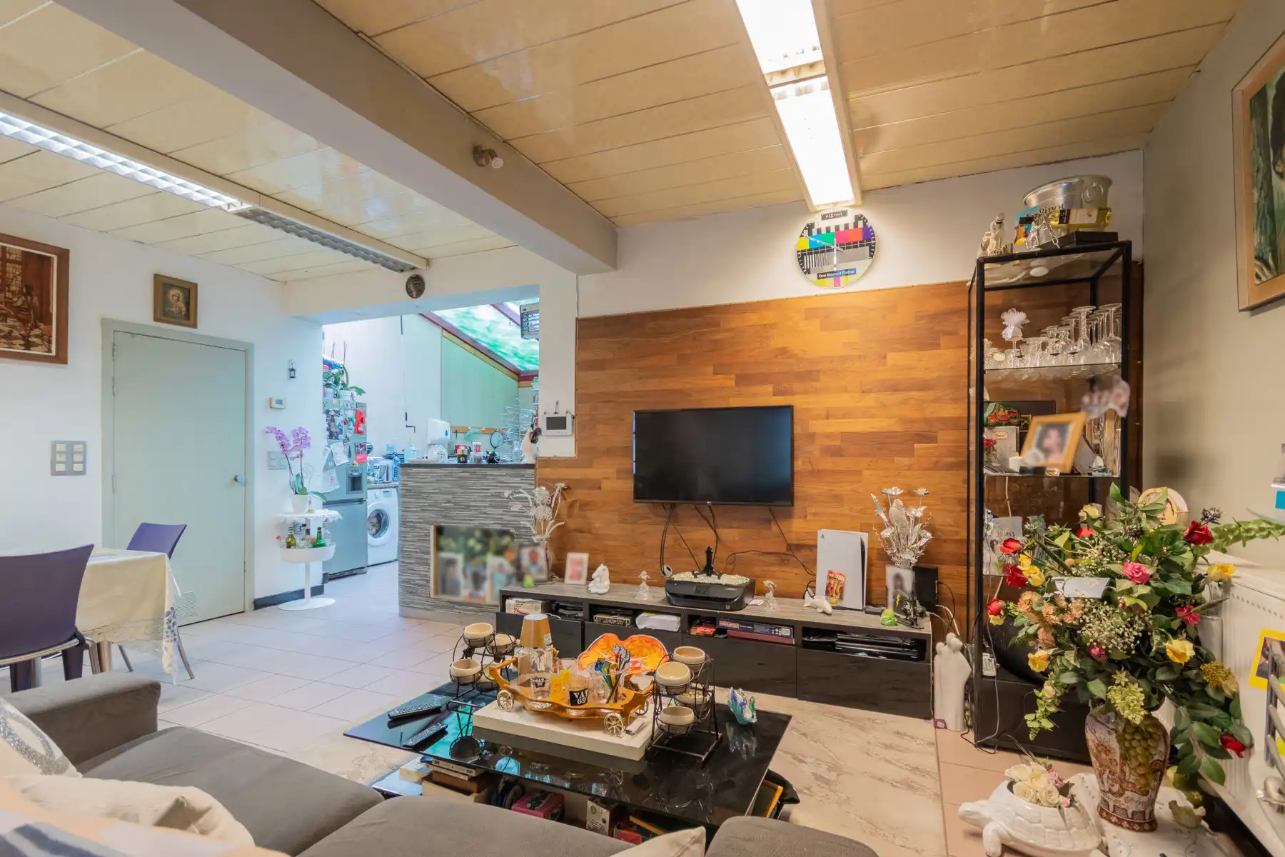 Handelshuis met commercieel gelijkvloers en appartement foto 4