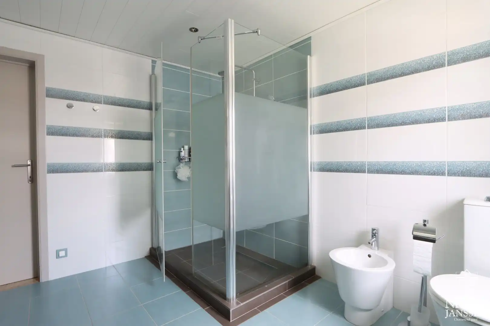 Energiezuinige instapklare woning met garage en tuin foto 18