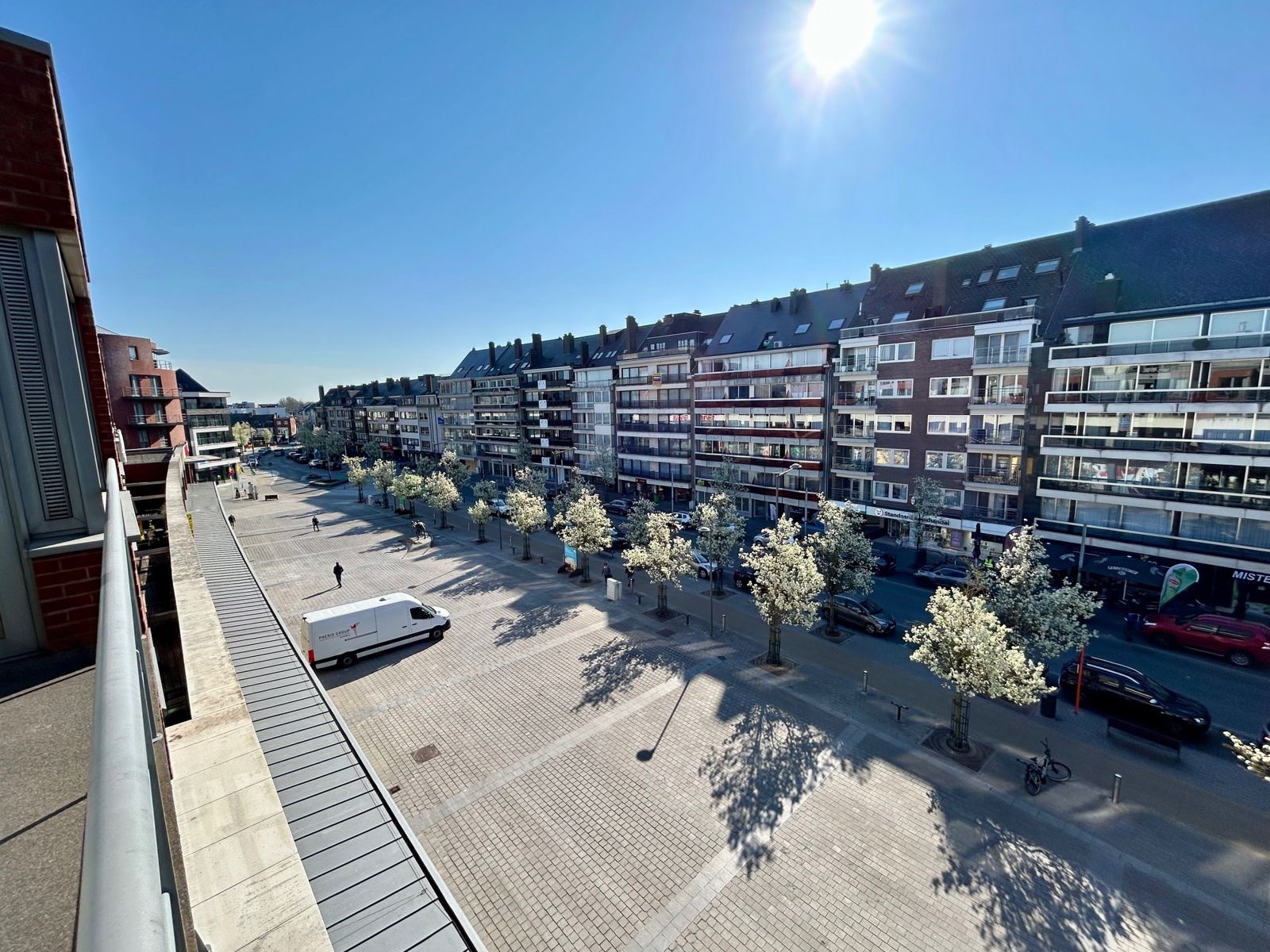 Prachtig appartement met terras, garage en autostaanplaatsen foto 18