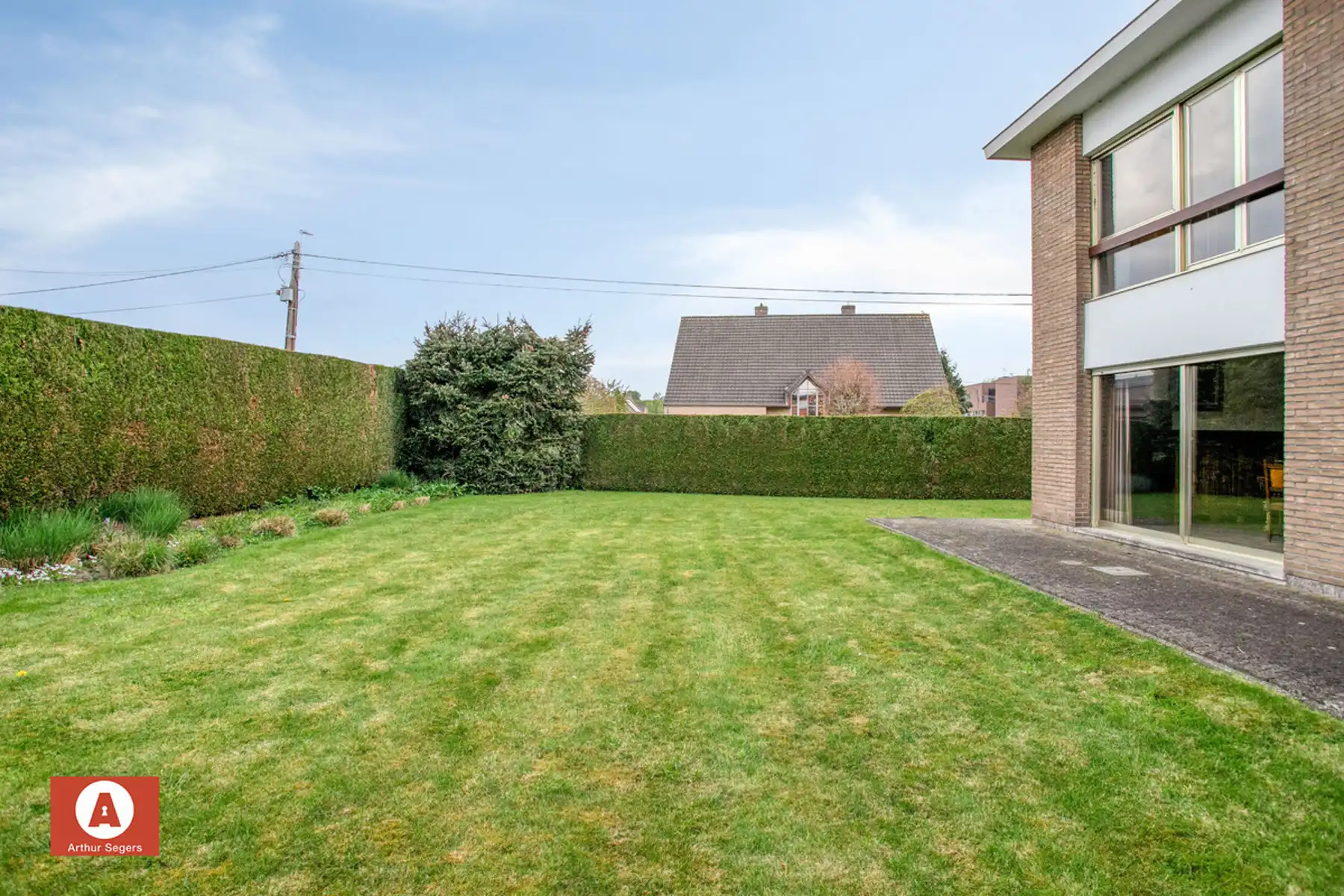Op te frissen woning in hartje Londerzeel foto 30