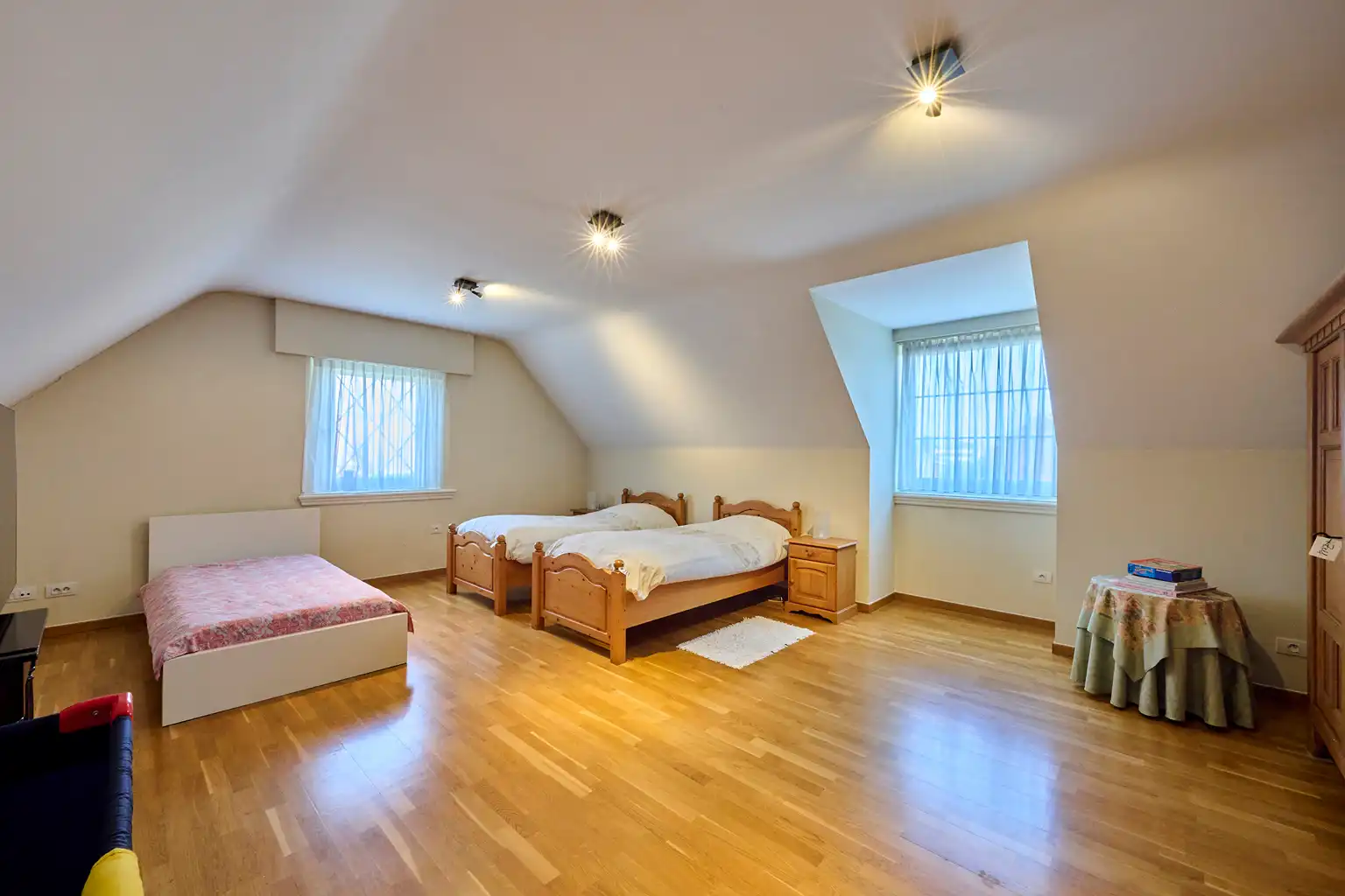 Exclusieve villa met bijgebouwen op 6.660m² grond foto 19
