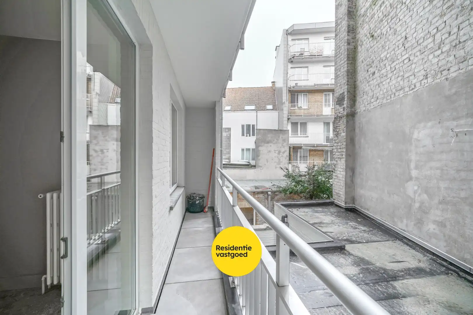 Gerenoveerd 2-slpk appartement met lift in Oostende foto 20