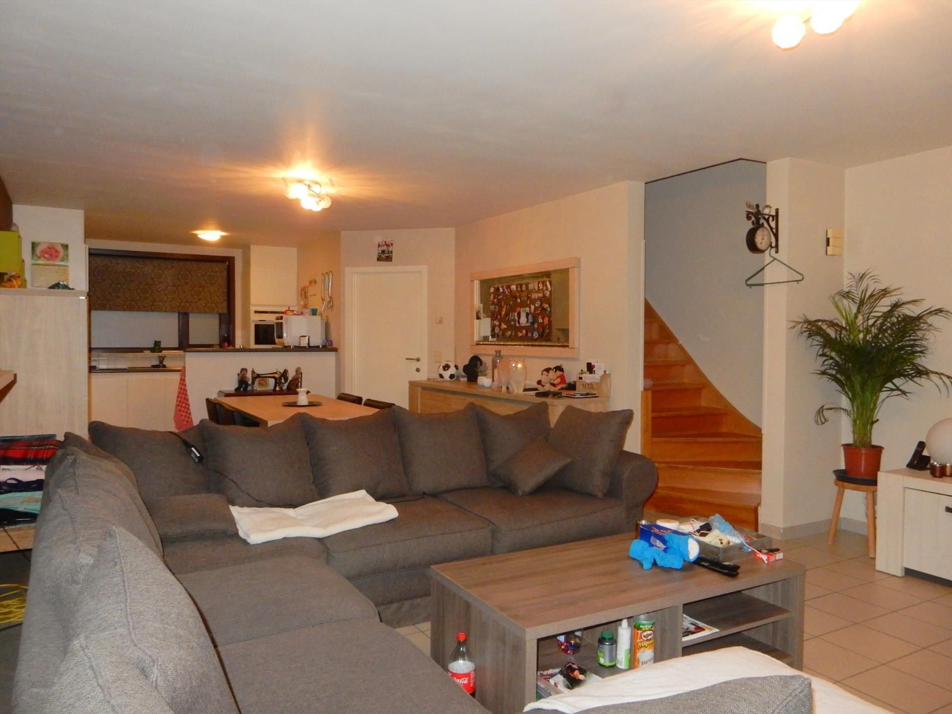 Gezellige rijwoning met dubbele garage foto 2