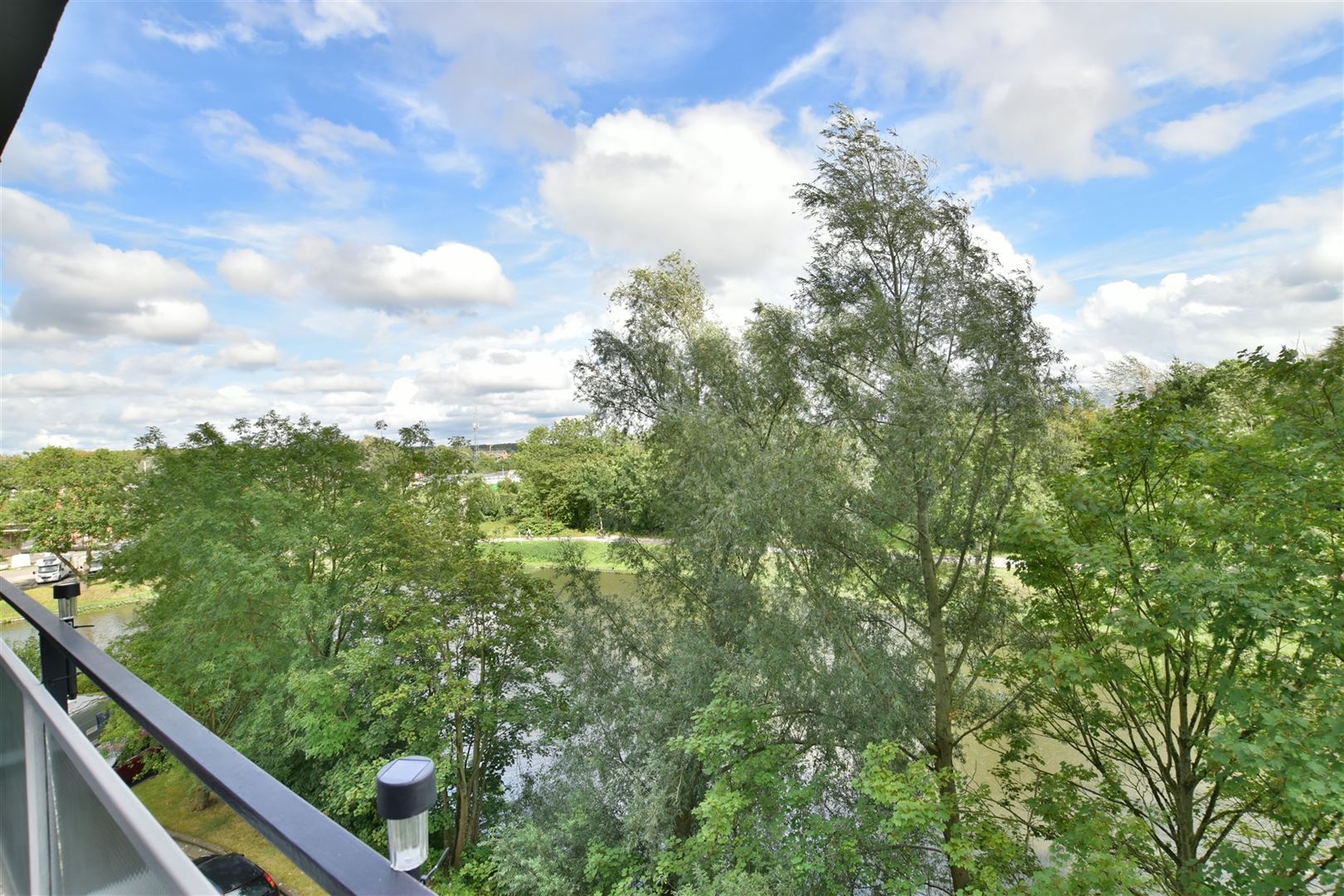 Instapklaar, energiezuinig appartement fantastisch zicht in het hartje van Dendermonde  foto 14