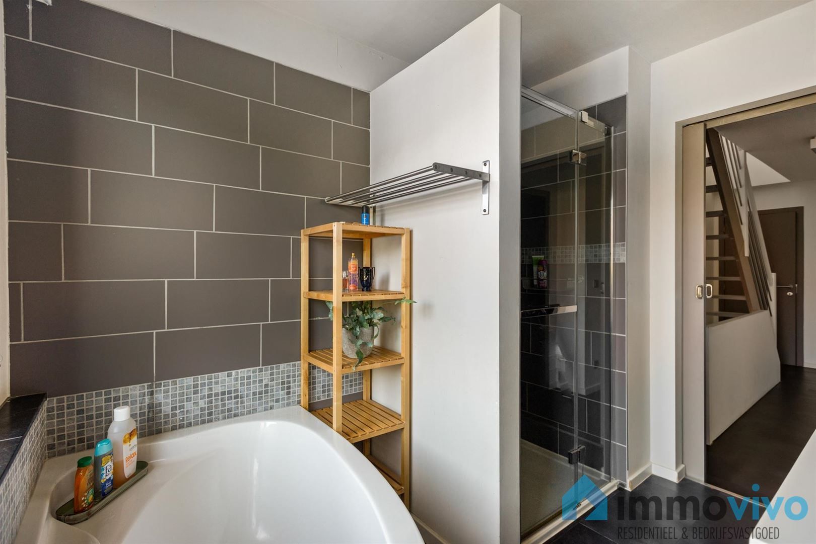 Gerenoveerde woning met zwembad op toplocatie aan Hof Ter Linden foto 21